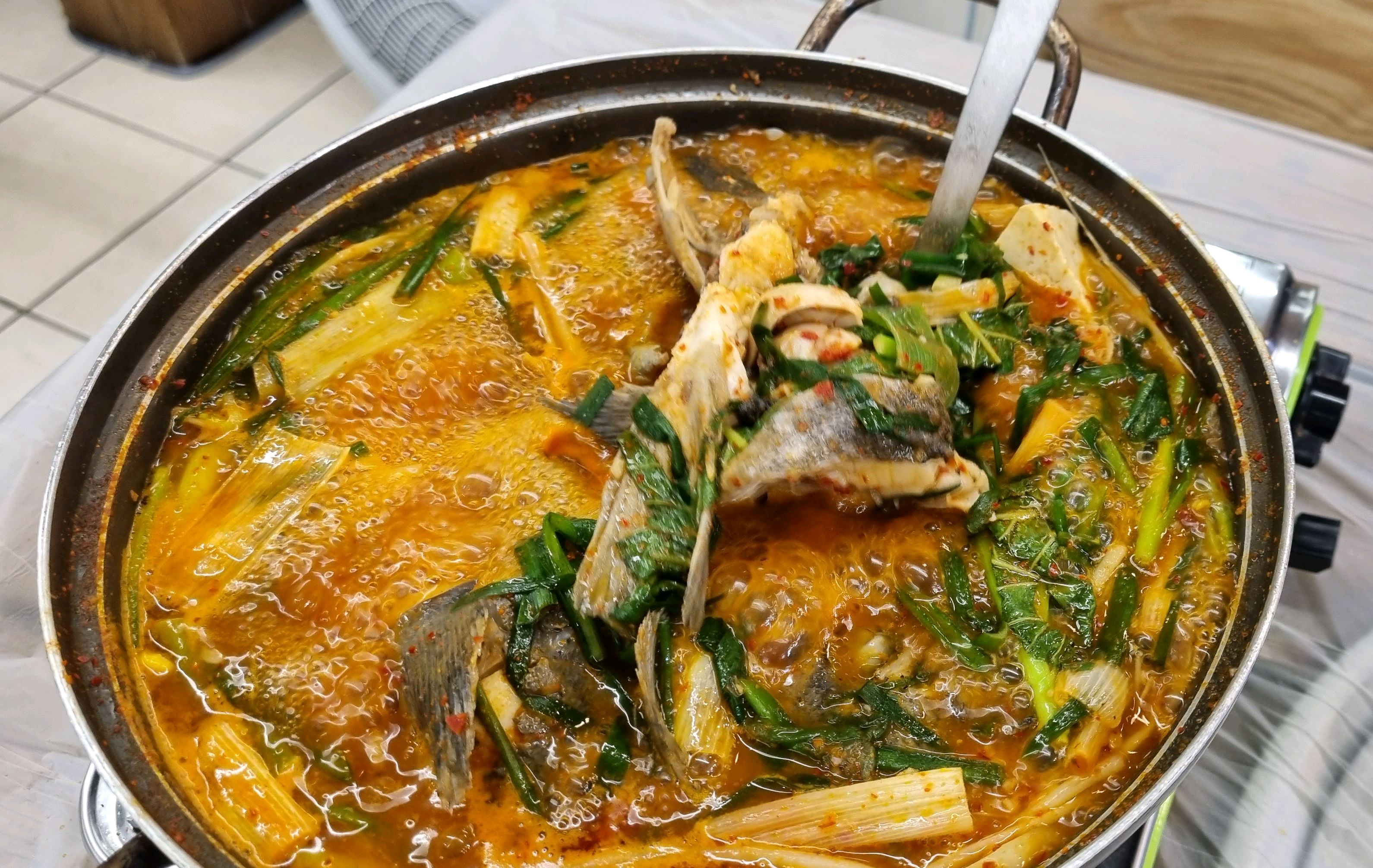 우럭매운탕 적당히 먹을만했어요 - 경포대 맛집 경포비치횟집