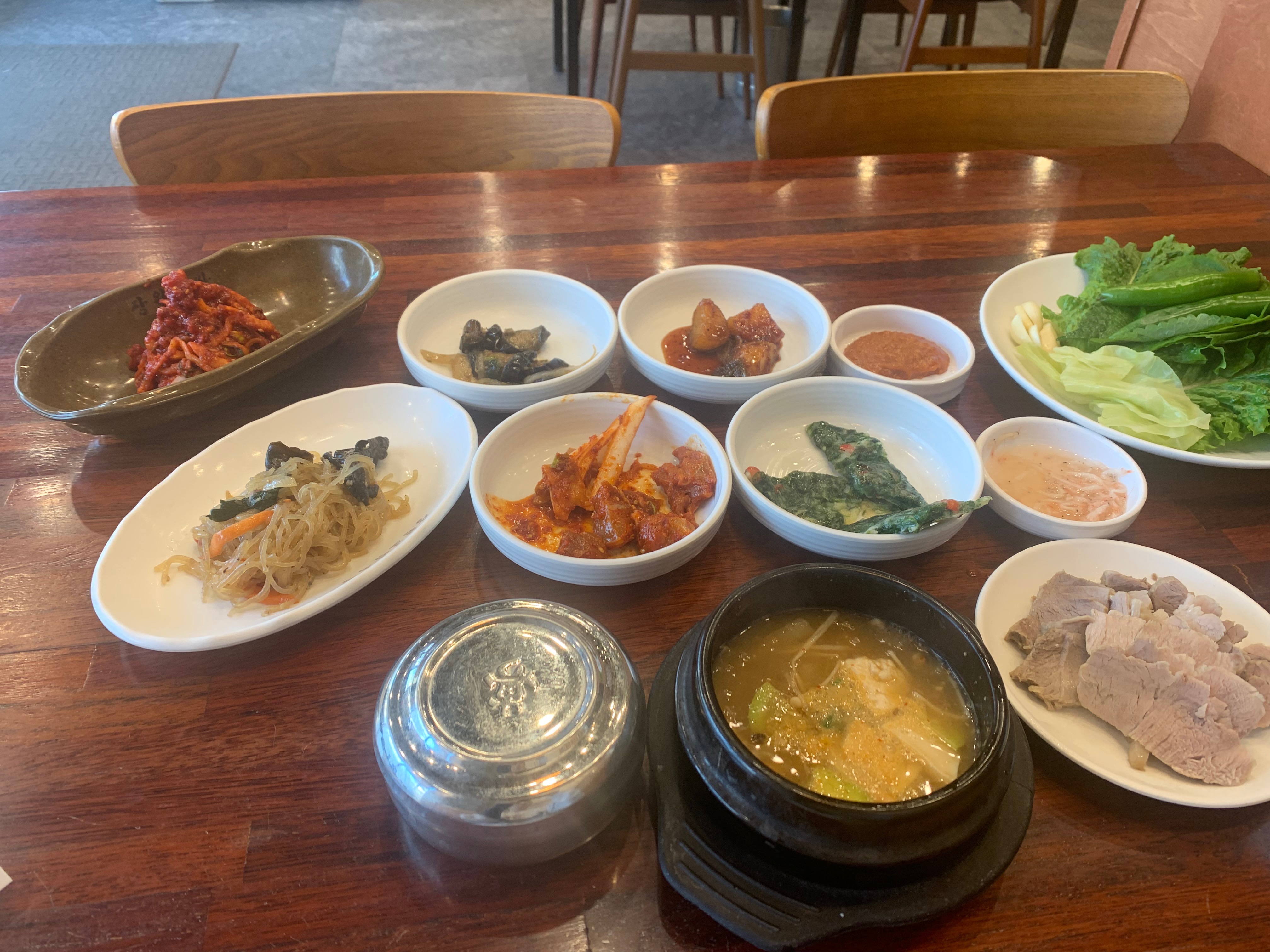 요즘 분식집 떡라면이 6~7천원 하는 시세에 - 천호동 맛집 장원보쌈족발