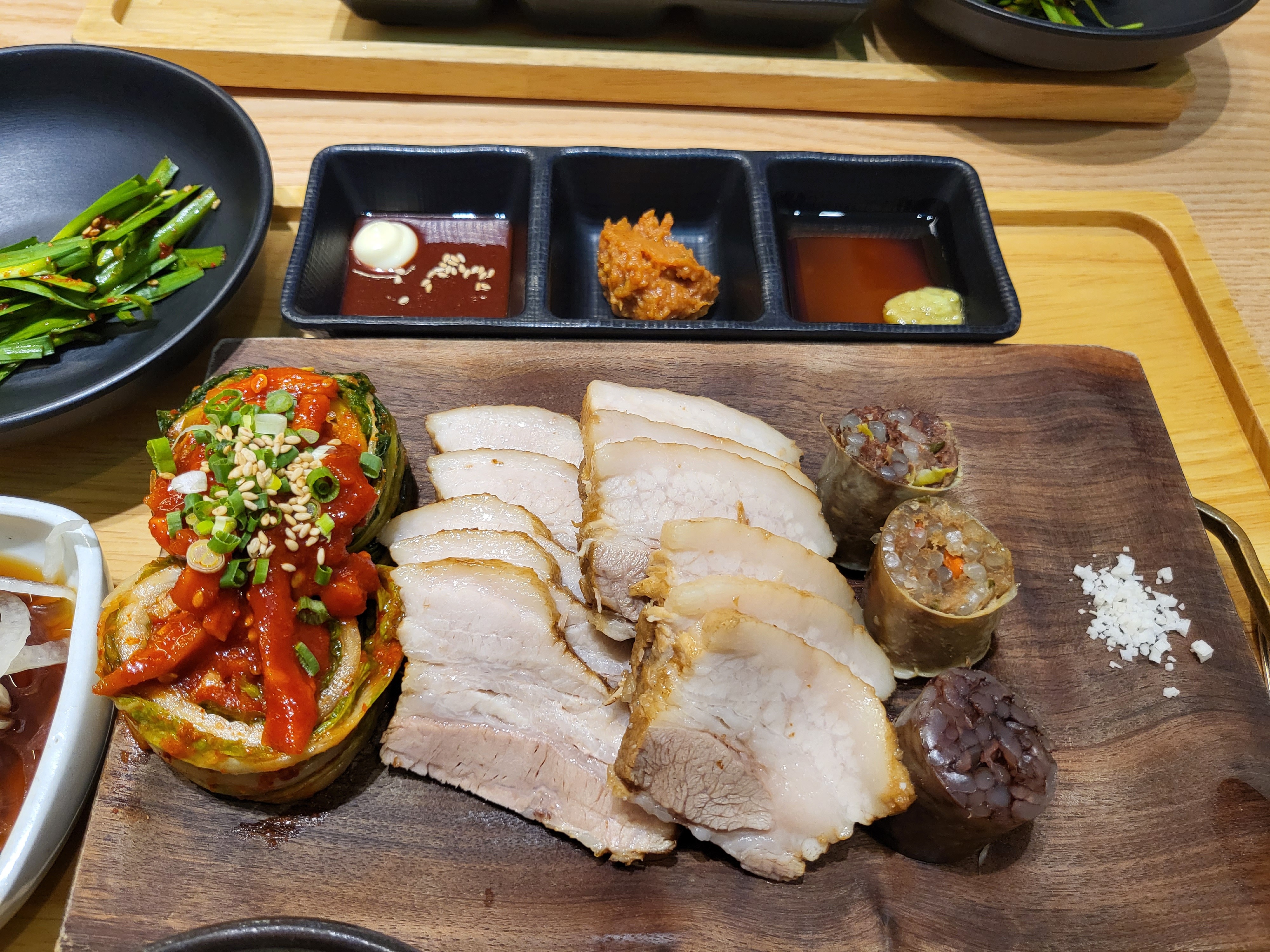 1인 보쌈정식 보쌈,순대,사골육수 다양하게 다 맛볼수 있어서 좋아요~ - 송정 맛집 대건명가 송정플래그샵 1호점