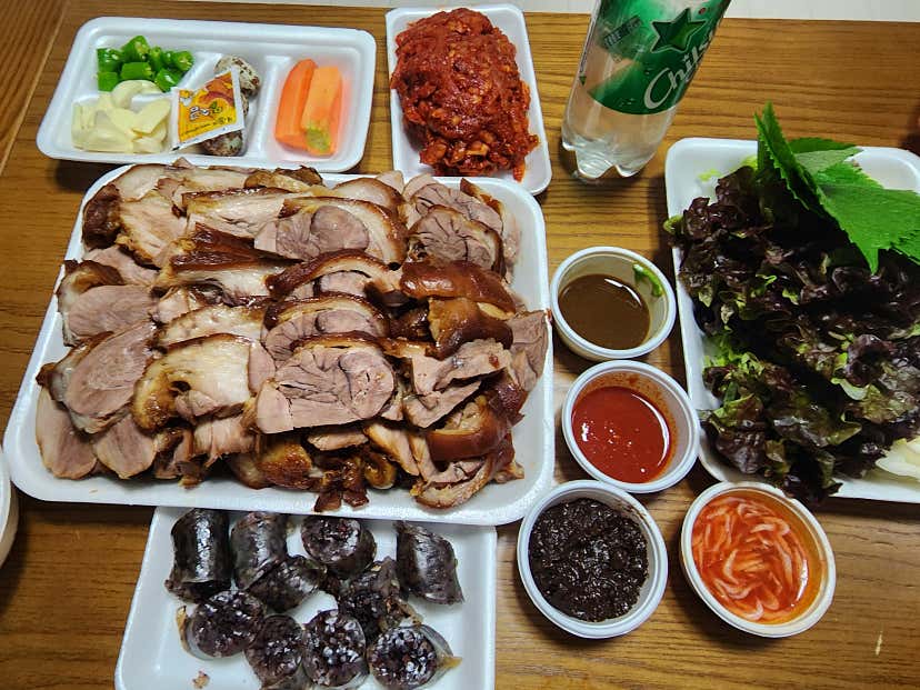 김인수58님의 장수왕족발보쌈 리뷰