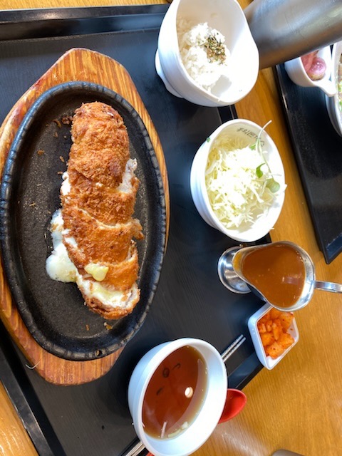 고구마치즈롤카츠 맛있엇고 - 오산 맛집 홍익돈까스 오산점