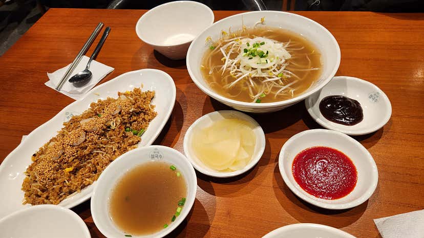 햇님v님의 홍대쌀국수 리빙파워센터점 리뷰