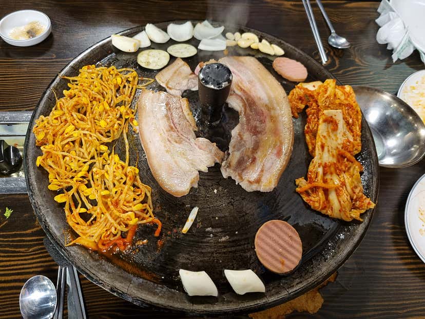 love쭈니님의 부뚜막솥뚜껑생삼겹살본점 리뷰