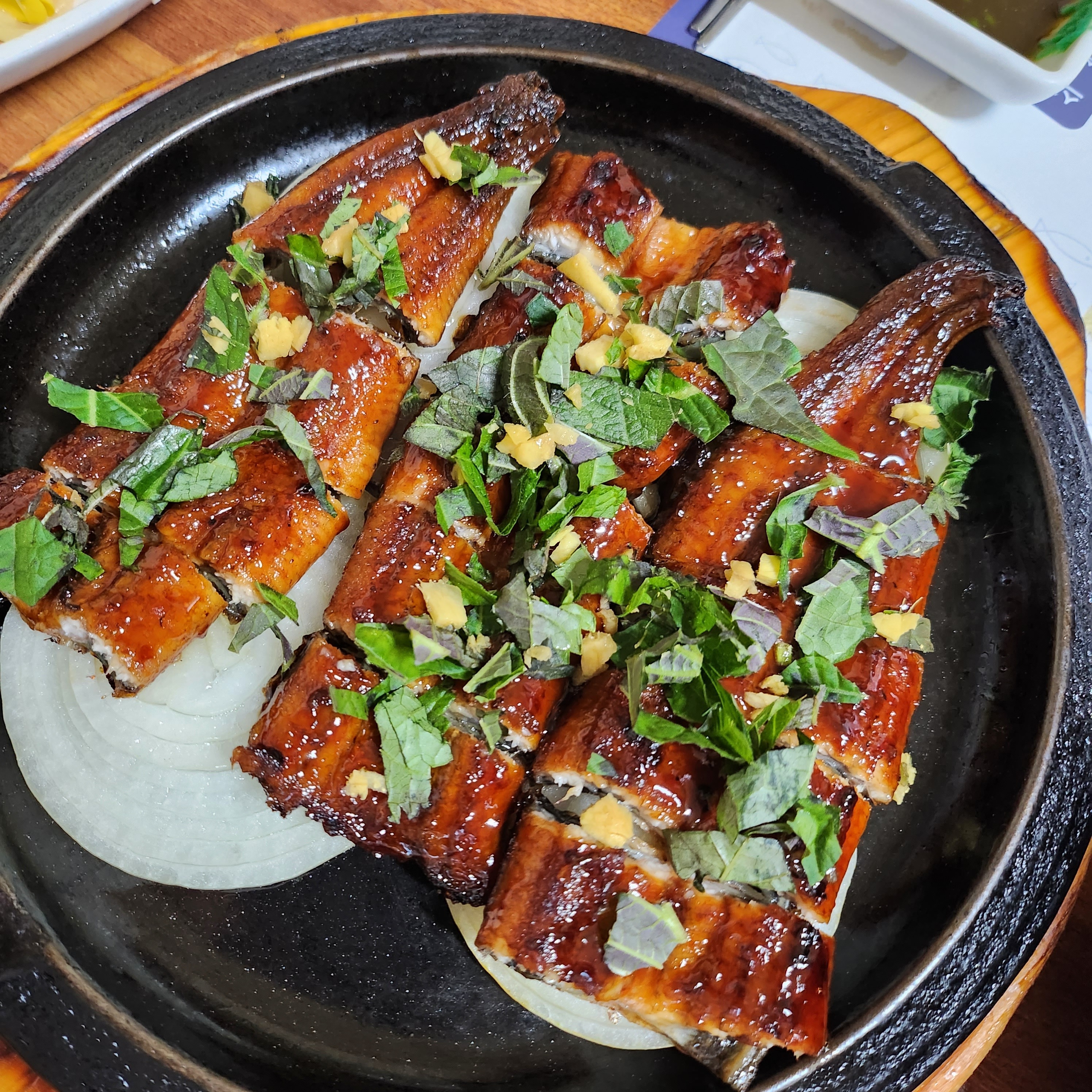 가족들과 5인세트 주문하니 여러가지 음식 - 안성 맛집 물고기자리 안성점