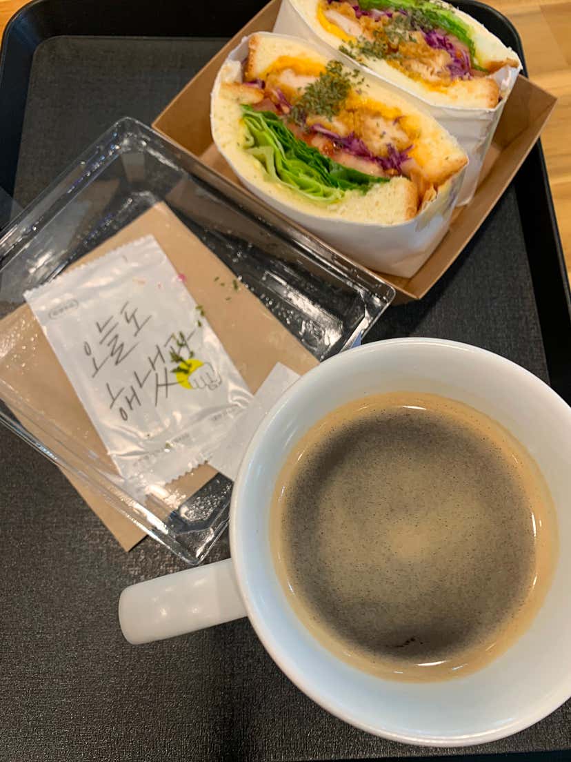 후암동 올리님의 용산꿈나무카페 리뷰