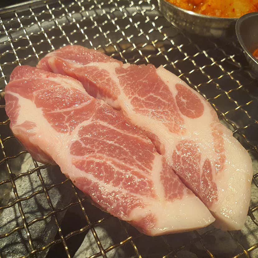 uje****님의 뿔난돼지 리뷰