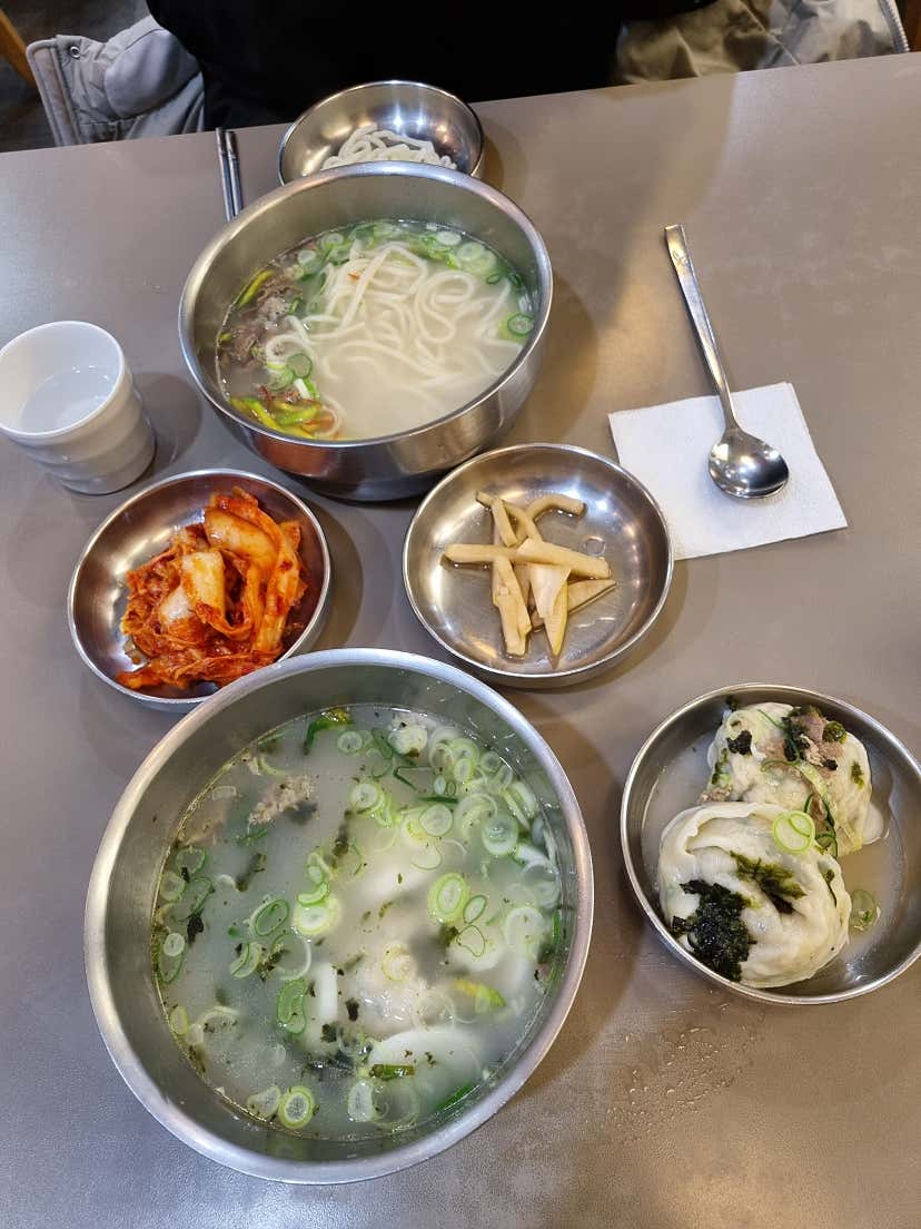 bje****님의 명동칼국수 리뷰