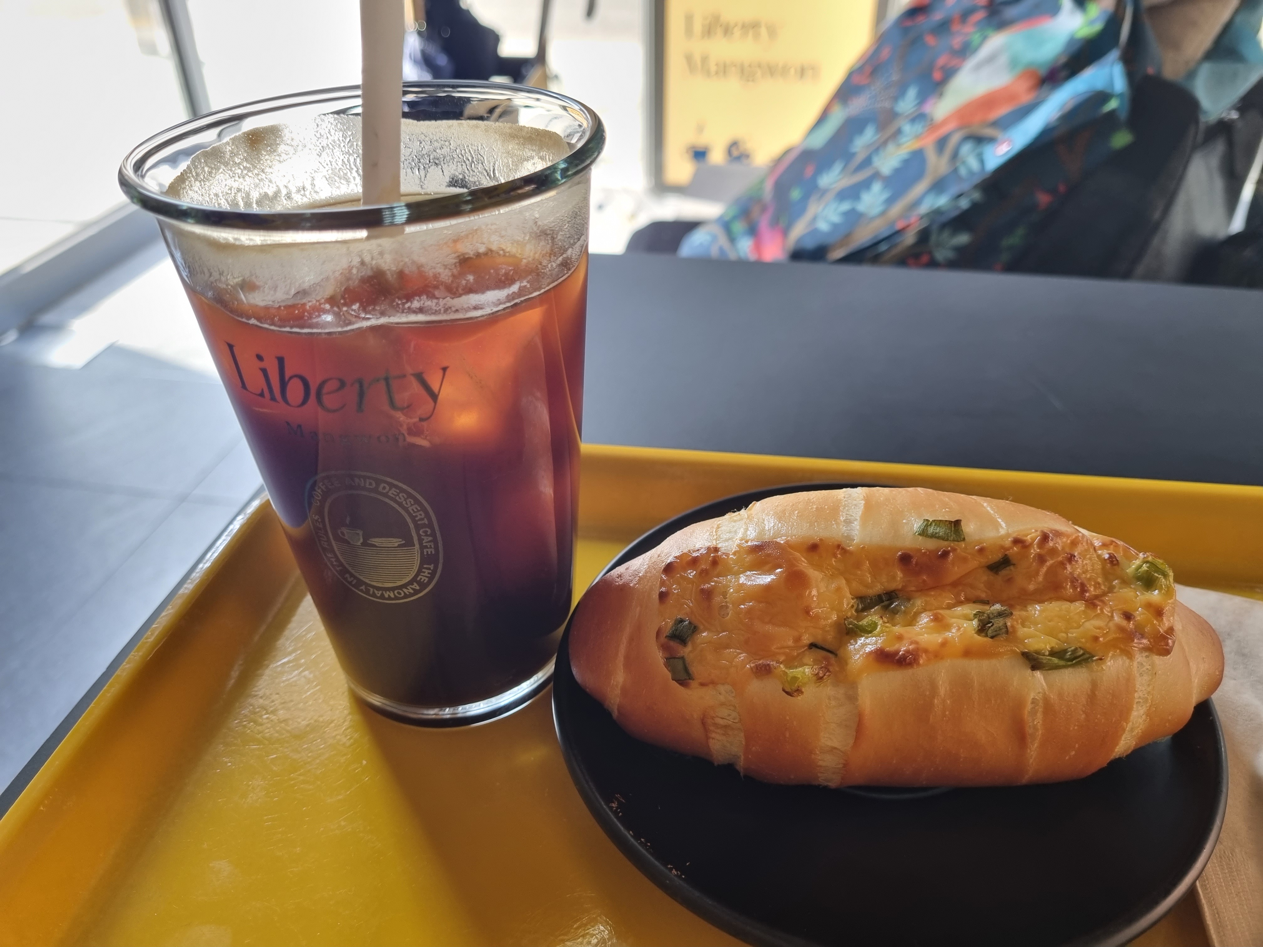 친절함에 반해 일부러 방문한 카페^^ - 망원동 맛집 리벌티 망원