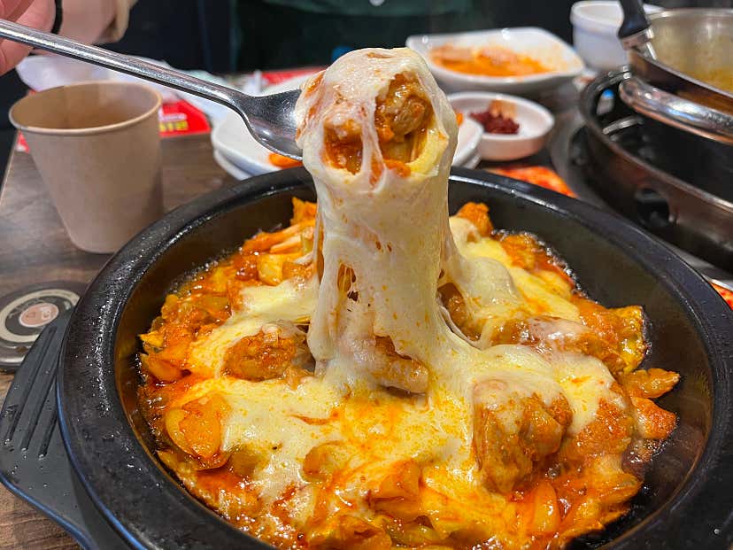 juehhhhh님의 유닭스토리 닭한마리 신촌점 리뷰