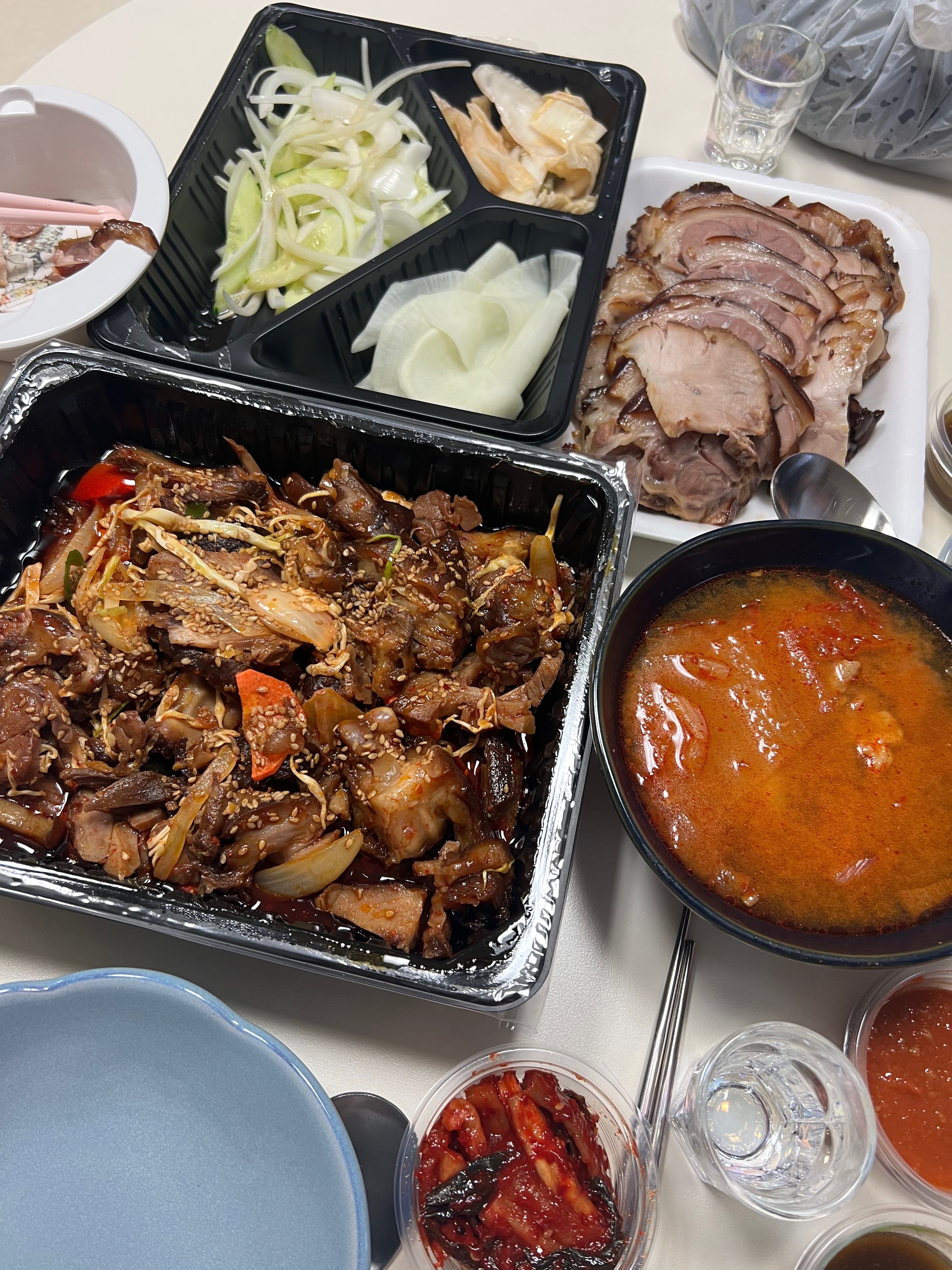 부산에 가면 항상 들리는 족발집! - 부산역 맛집 초량할매족발