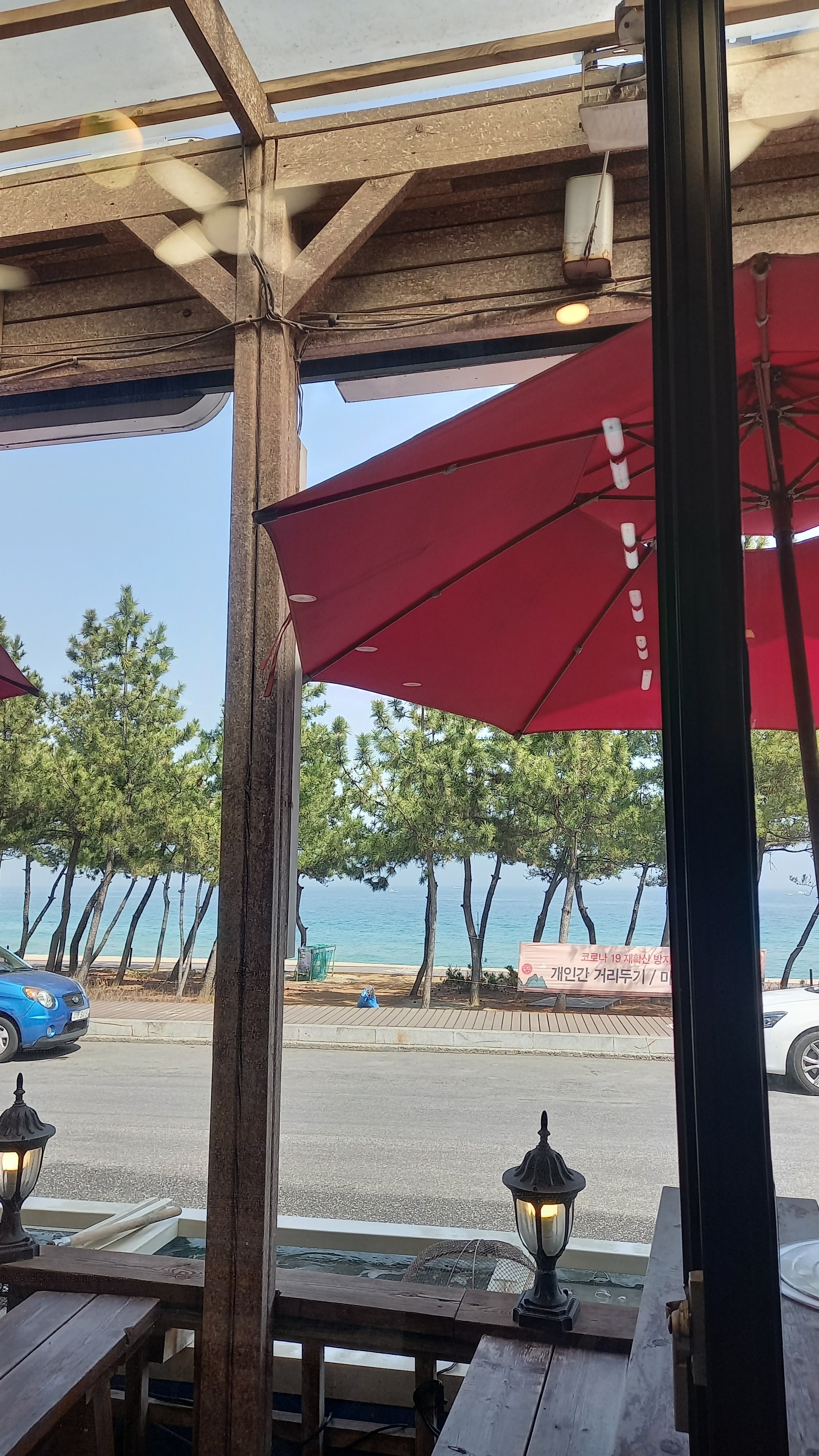 우럭 미역국 먹었는데 반찬도 맛있고 국도 맛있게 잘 먹었어요. 조금 아쉬운건 우럭살이 좀