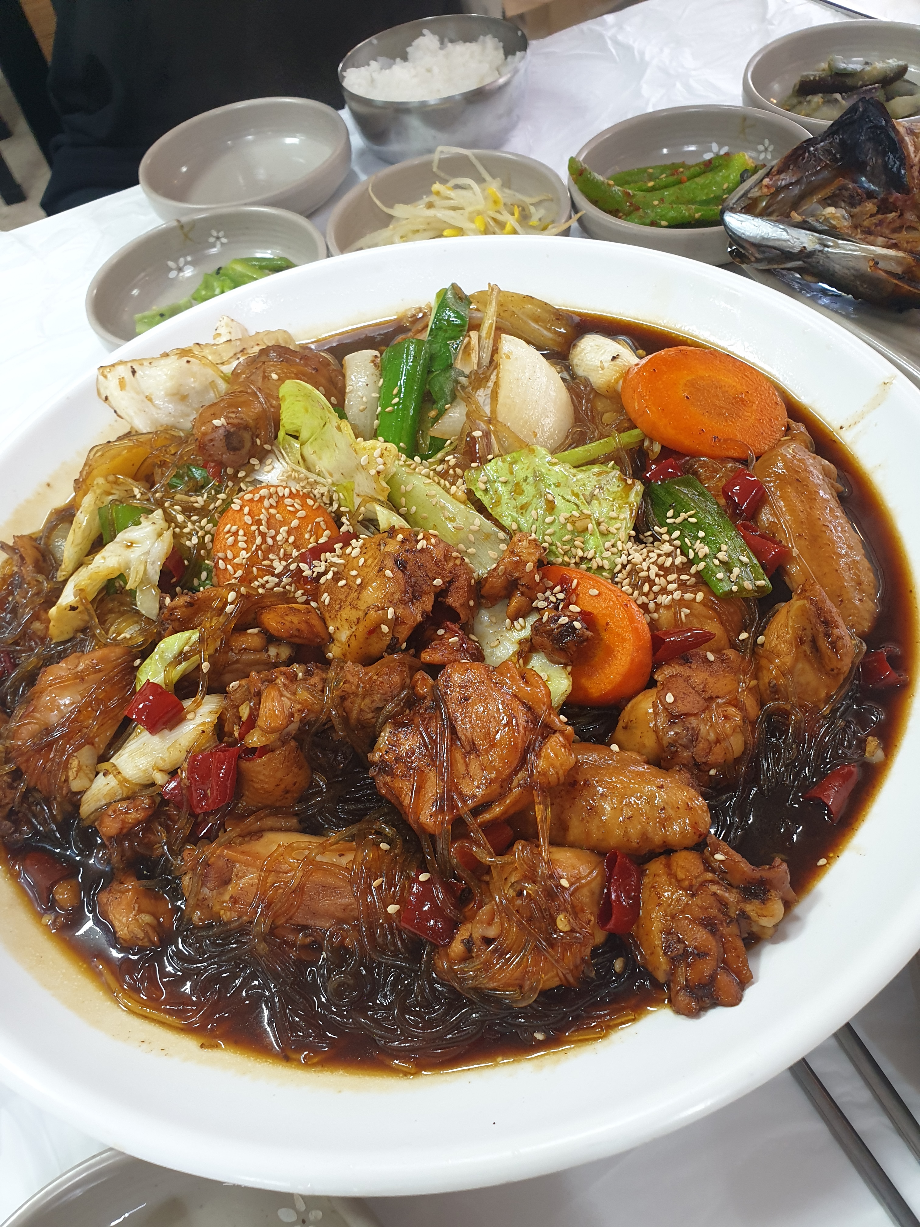 하회마을 갔다가 실망만하고 나오다가 들어간 식당. 간고등어랑 찜닭 맛있게 먹고