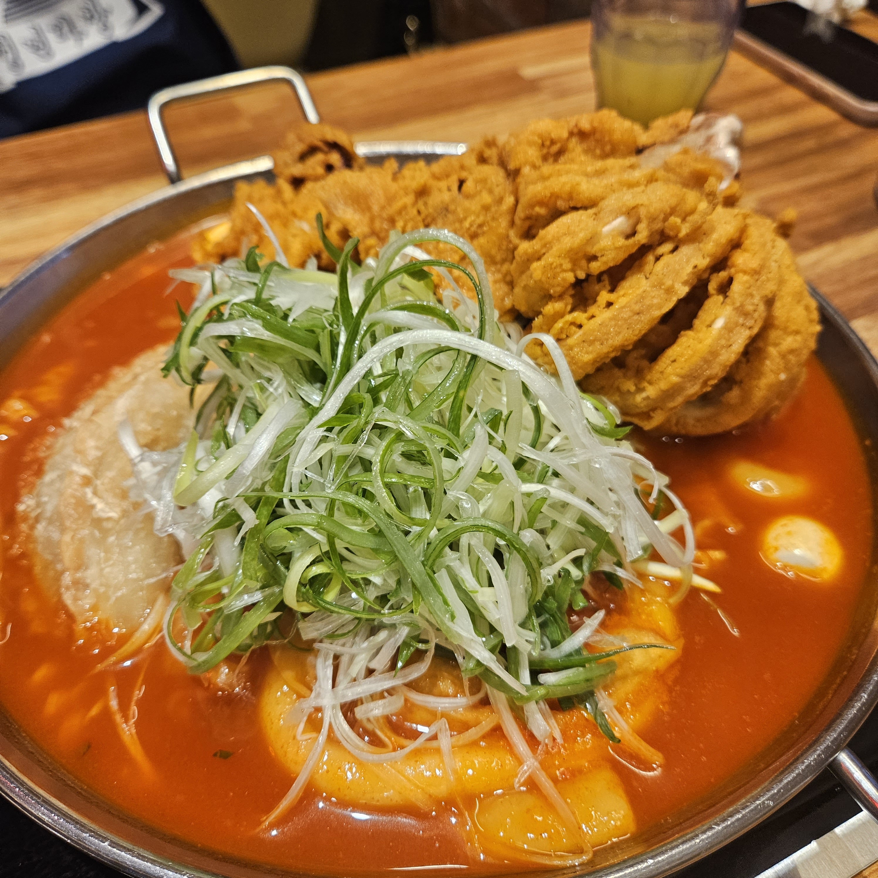 오짱 튀김옷이 따로 놀아서 아쉬웠지만 음식 맛은 고퀄이예요🙊 - 천호동 맛집 청년다방 강동역점
