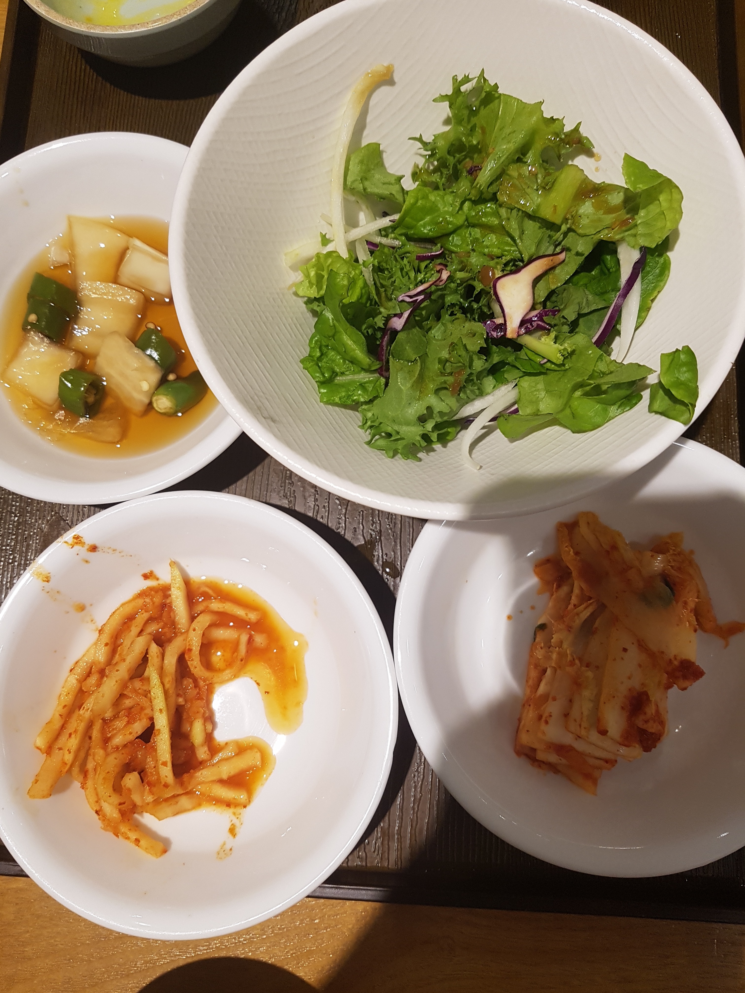 밥은 정말 맛있었습니다. 저희는 순두부랑 우삼겹반상을 먹었는데 순두부찌개와 우삼겹은 정말