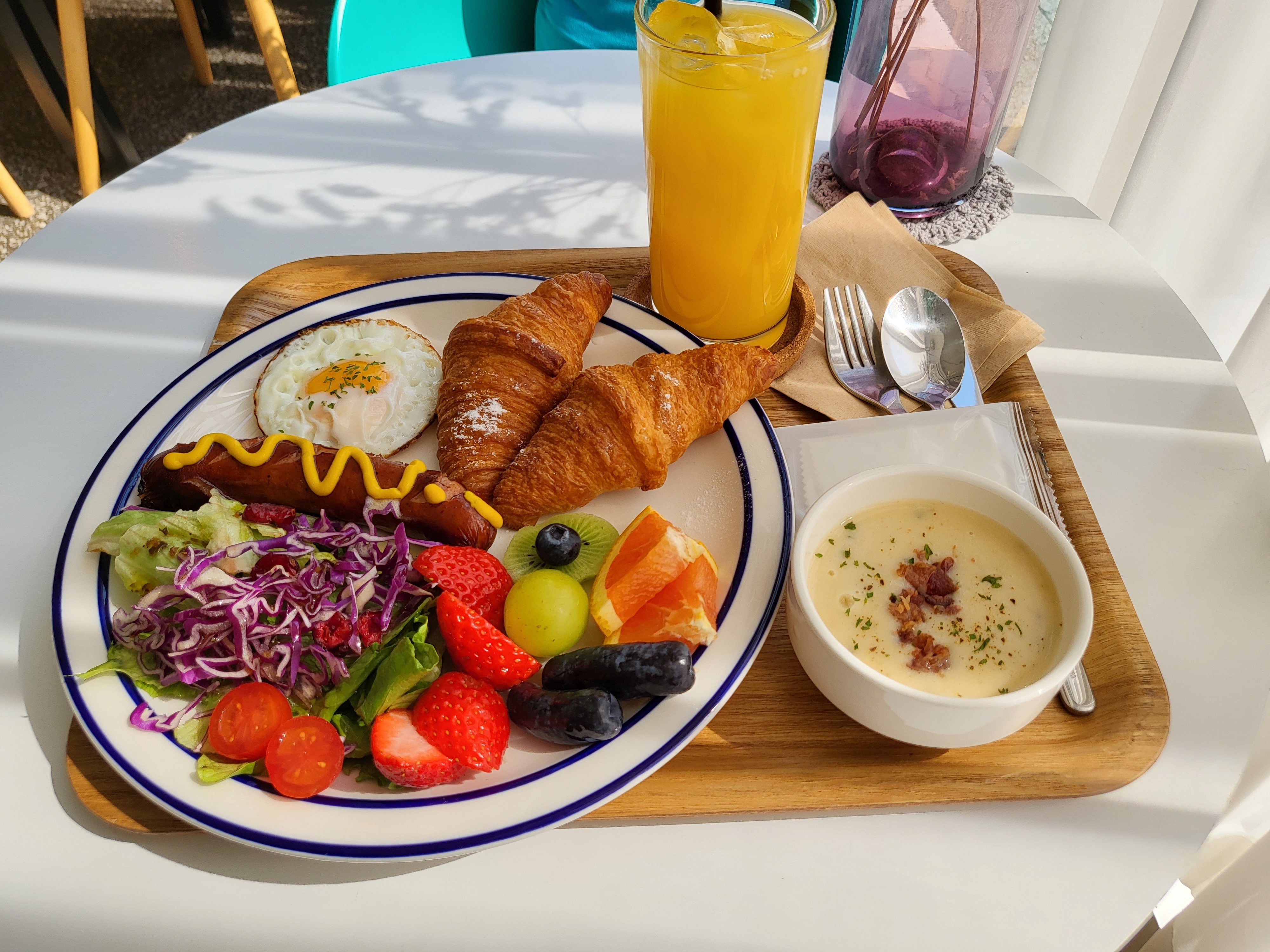 가게도 너무 예쁘고 브런치도 너무 맛있어요😆 만오천원에 음료까지 포함된 브런치라 가격도 너