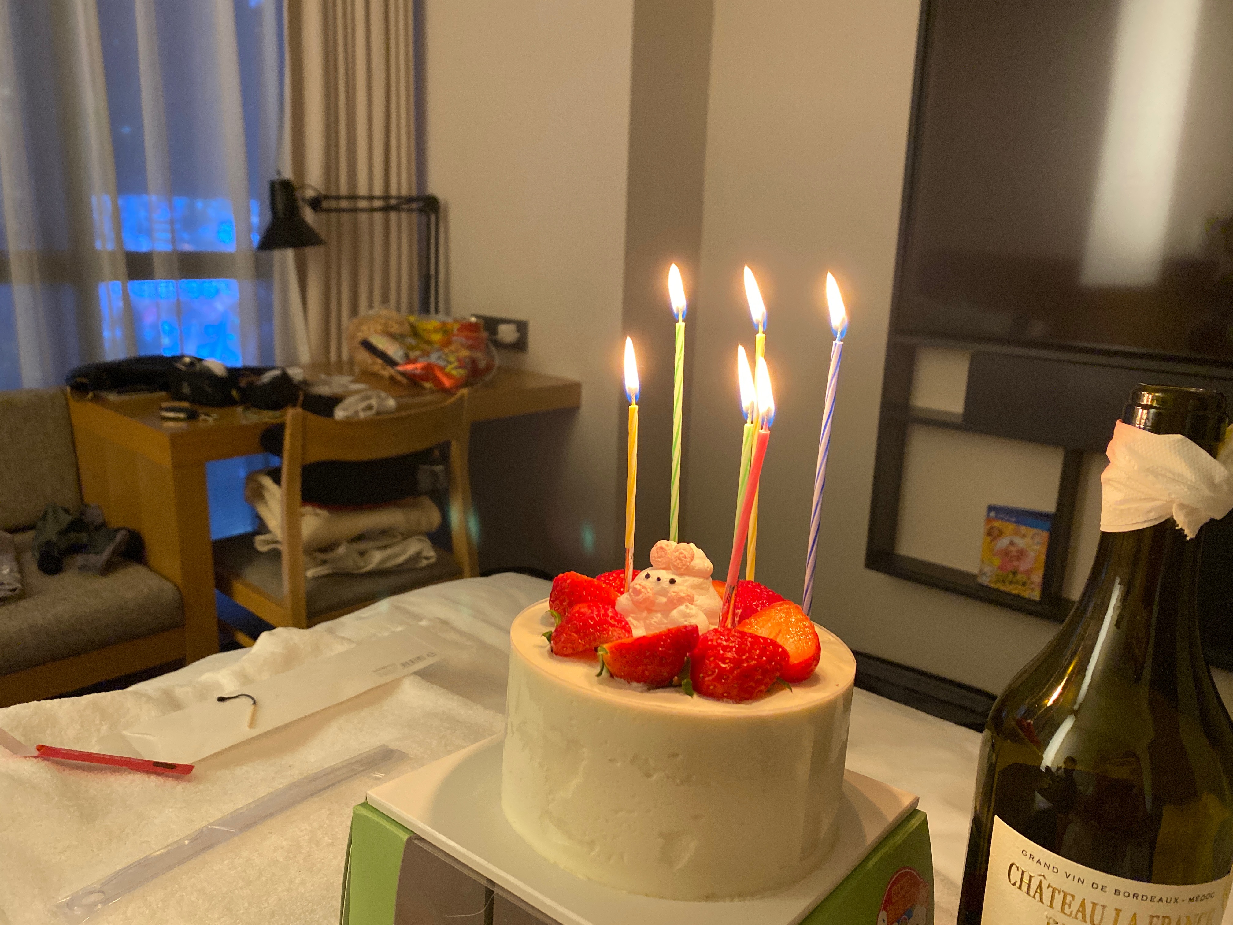 작고 귀엽고 예쁜 케이크에요 - 천호동 맛집 해피베어데이 현대백화점 천호점