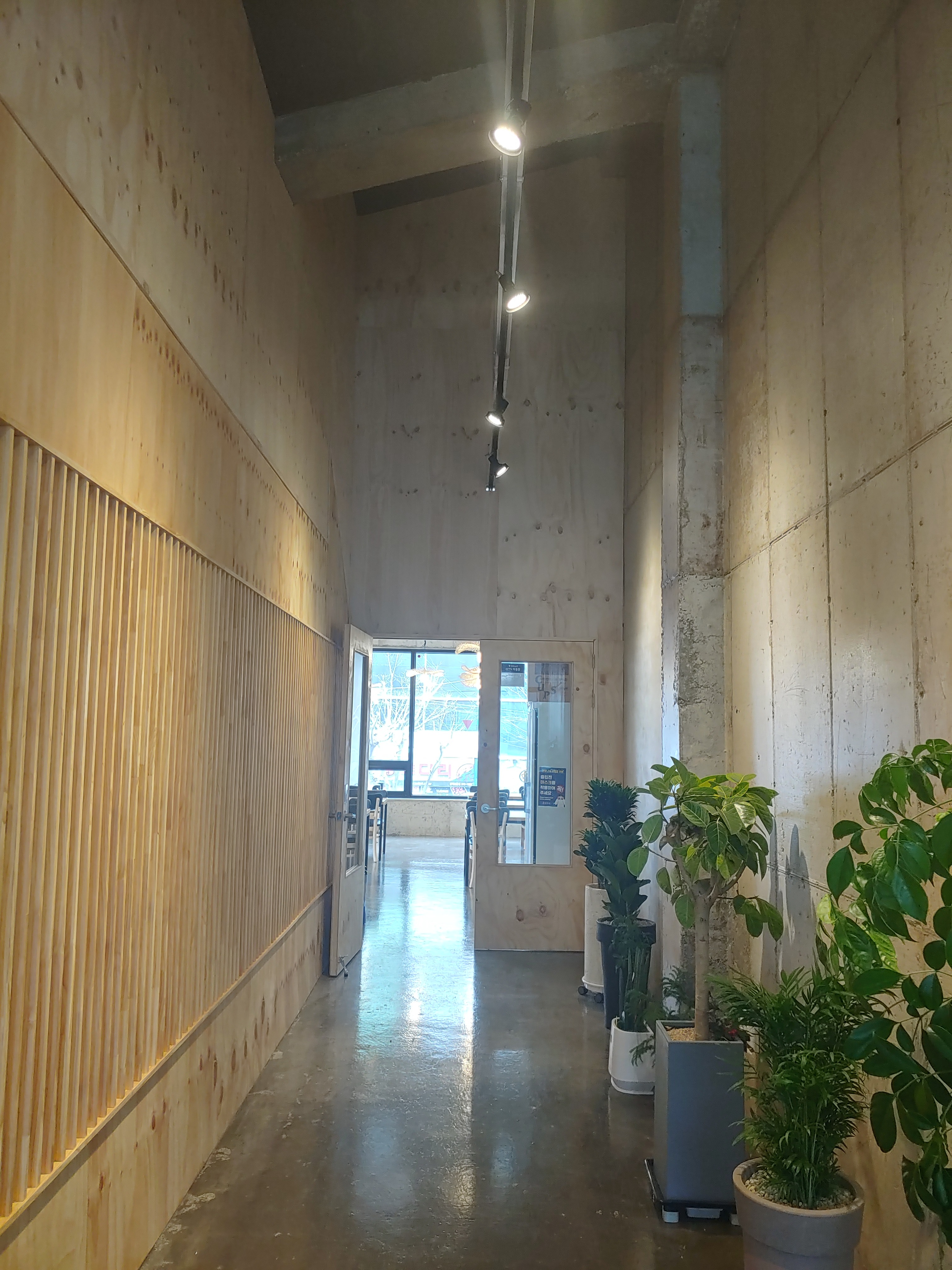 2월 오픈한 매장이라서인지 - 삼척항 맛집 박군스시