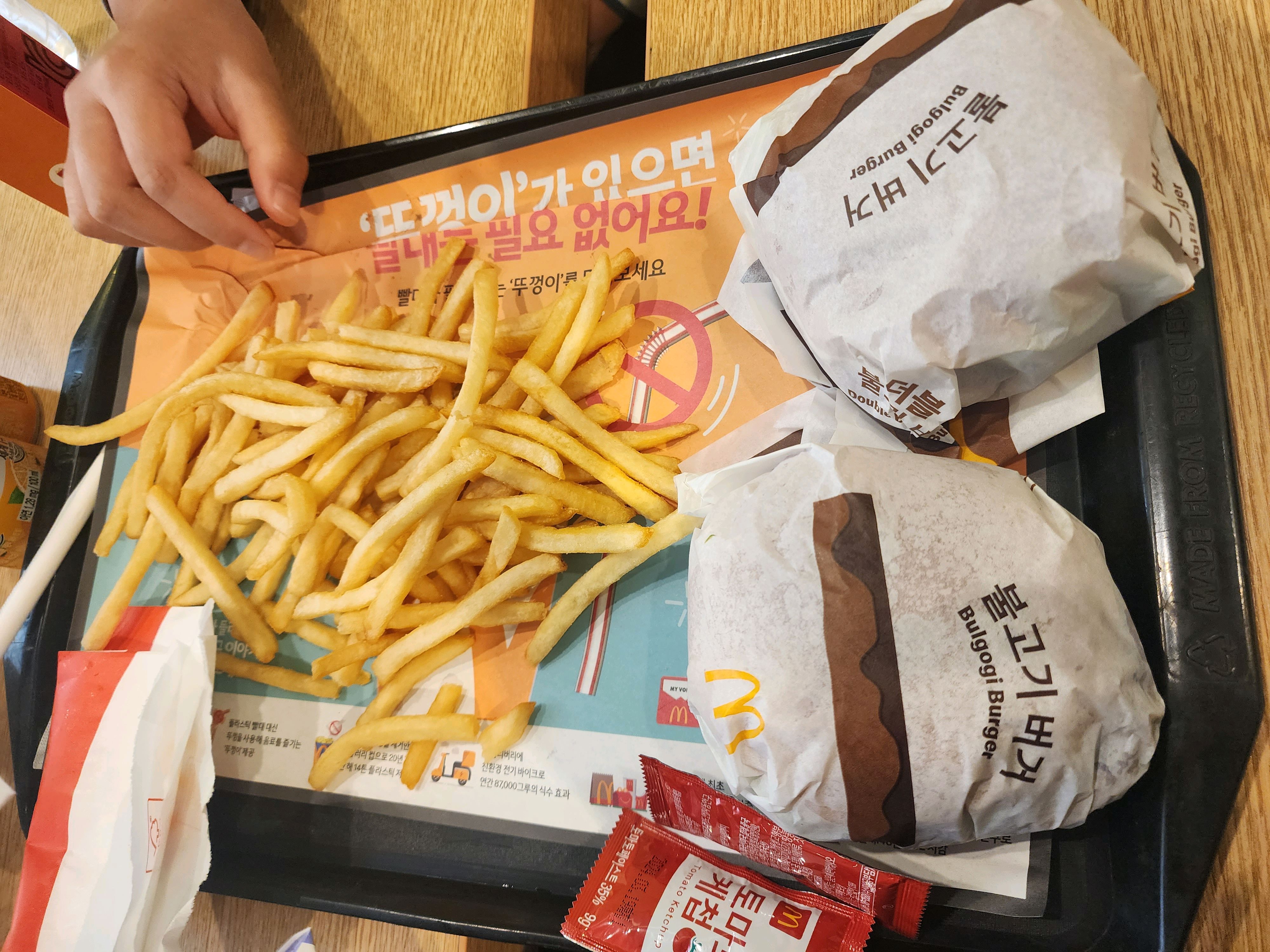 다른 지점보다 속초점이 잘해요 - 아바이마을 맛집 맥도날드 속초DT점