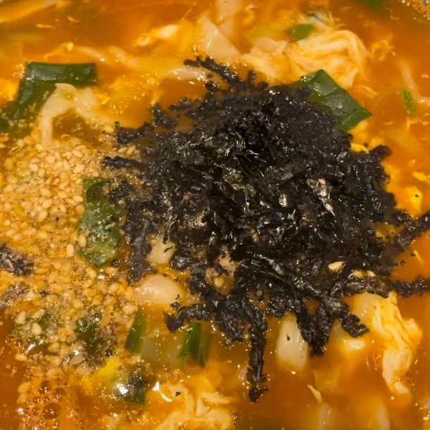 처음 먹어보는 장칼국수 대 성공!!! 너무 맛있어용 화장실도 매장도 너무 깨끗하고 직원분들