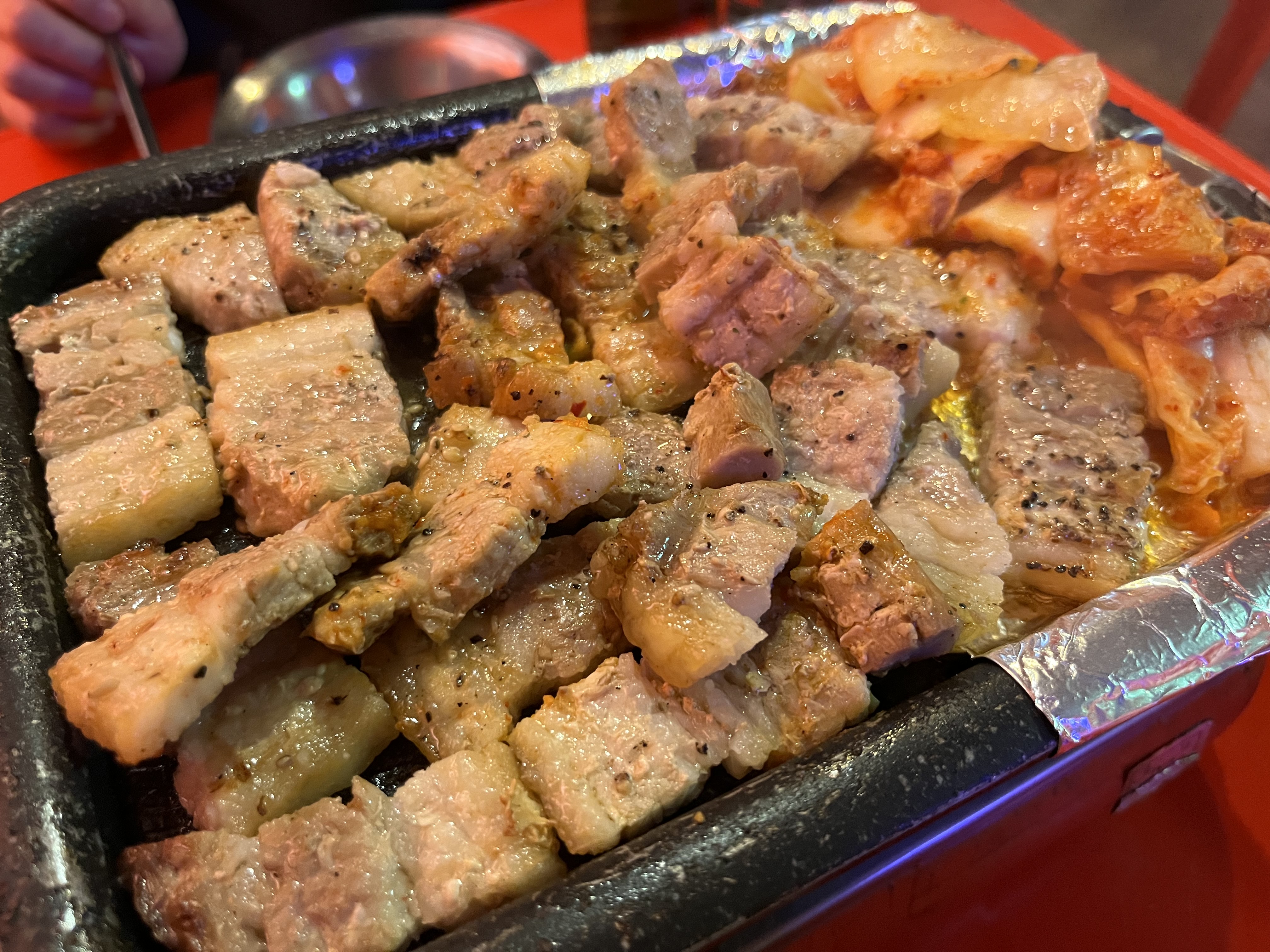 말그대로 포차에서 구워먹는 삼겹살이라니 맛없을수가없겠죵??? 술도 소주냉장고있어서 짱시원해