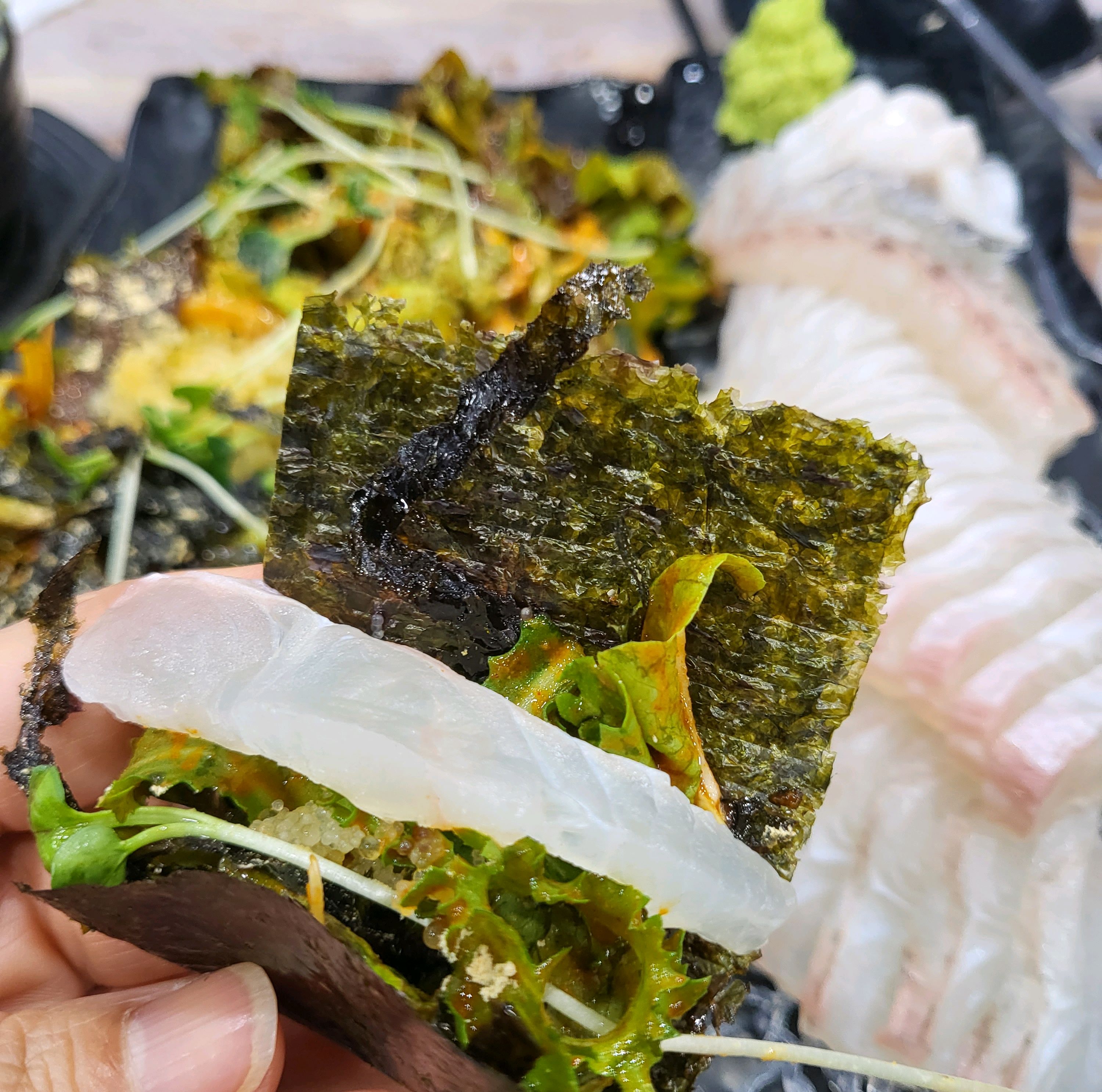 회도 두툼하니 쫄깃하고 야채무침에 잘 어울리네요. - 불당동 맛집 한성막횟집 불당점