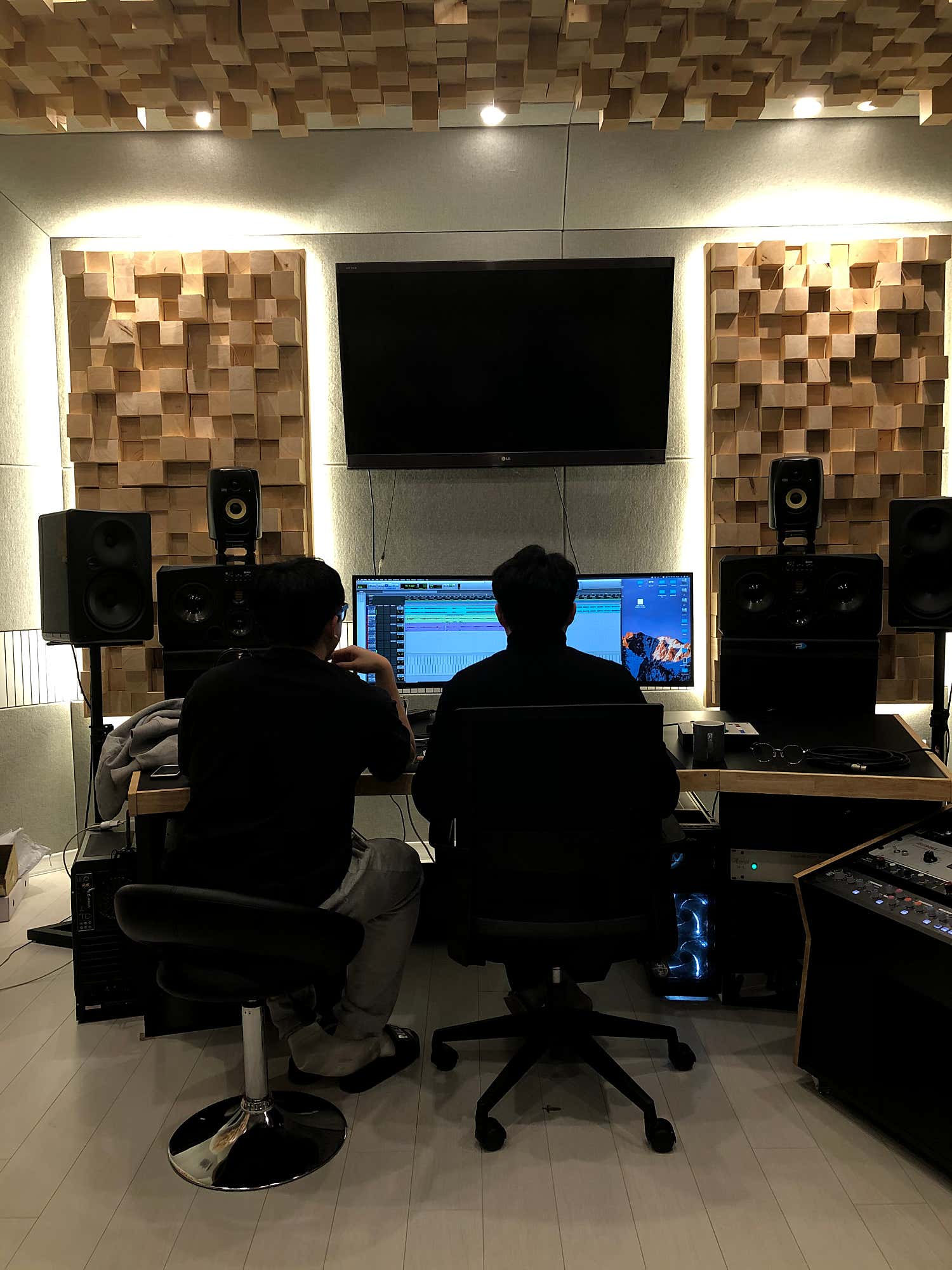 2번째 스튜디오 사진