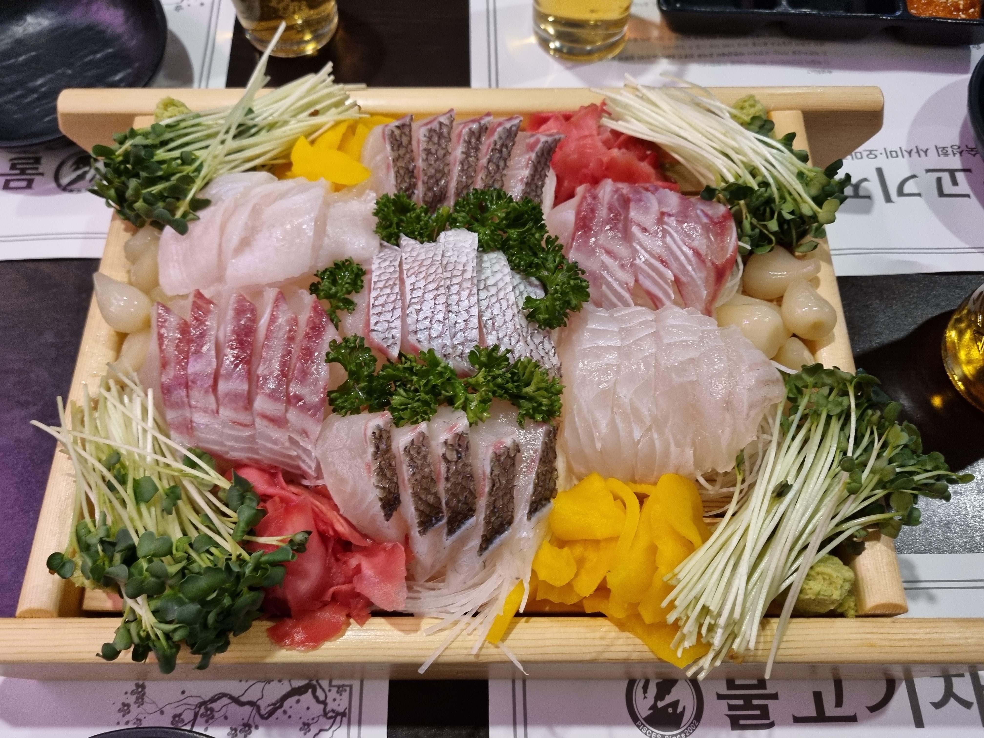 여기 사장님이 바뀌셨다고 들어서 바뀐후 들렀는데ㅡ바뀌신 사장님도 엄청 친절하세요. - 영통역 맛집 물고기자리 영통점