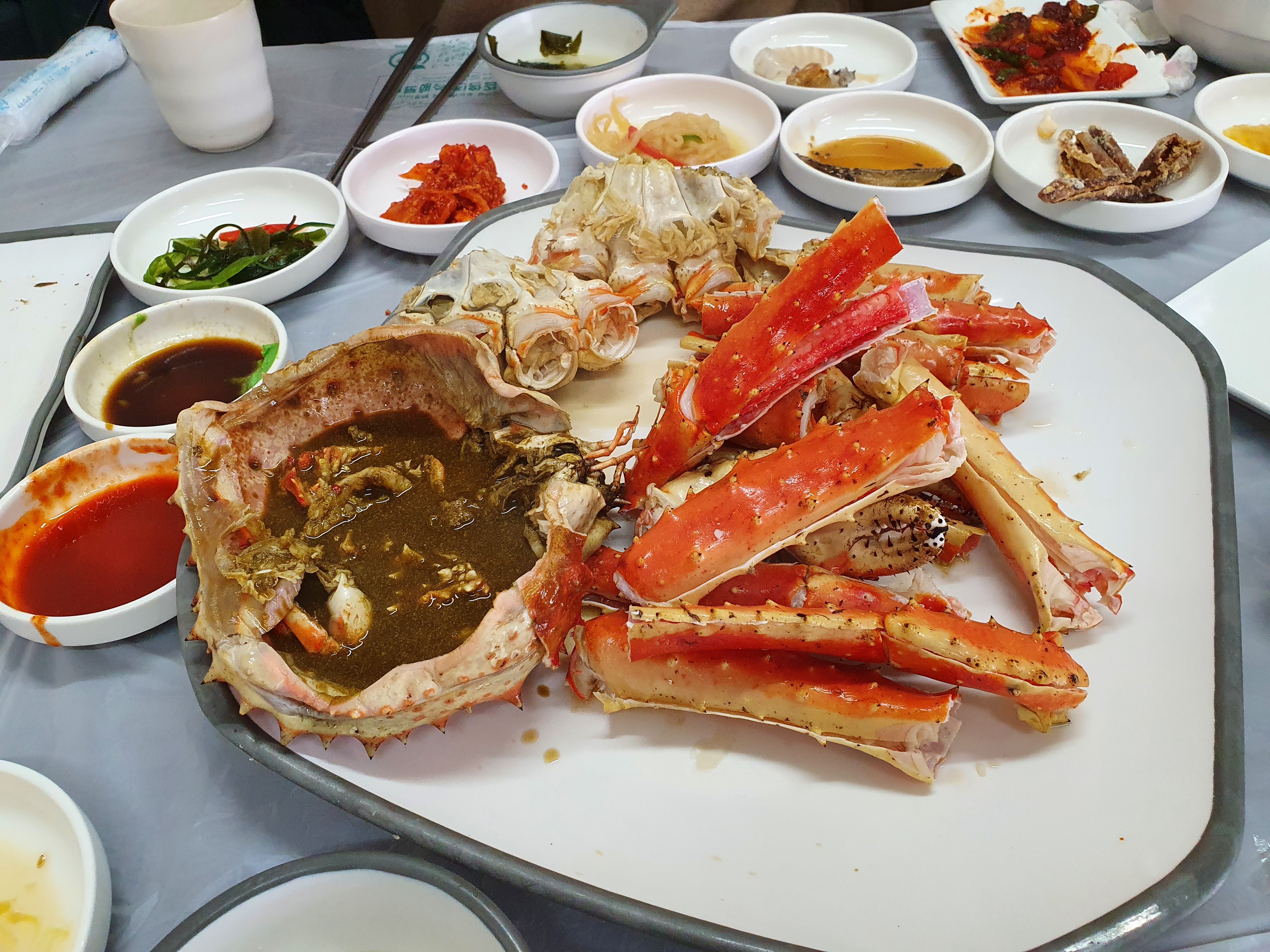 킹크랩을먹었는데 너무써서 먹기힘들었습니다. 게딱지볶음밥먹고 비위가상해서 고역이었습니다. 뭐