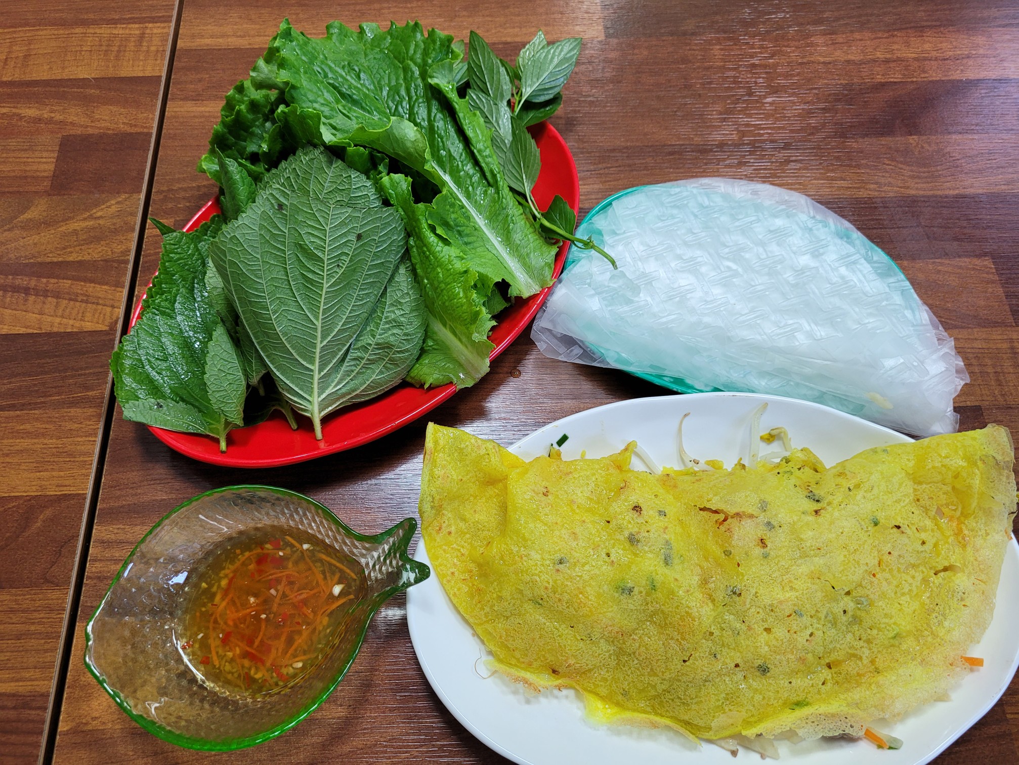 반쎄오, 쌈채소, 소스, 라이스페이퍼