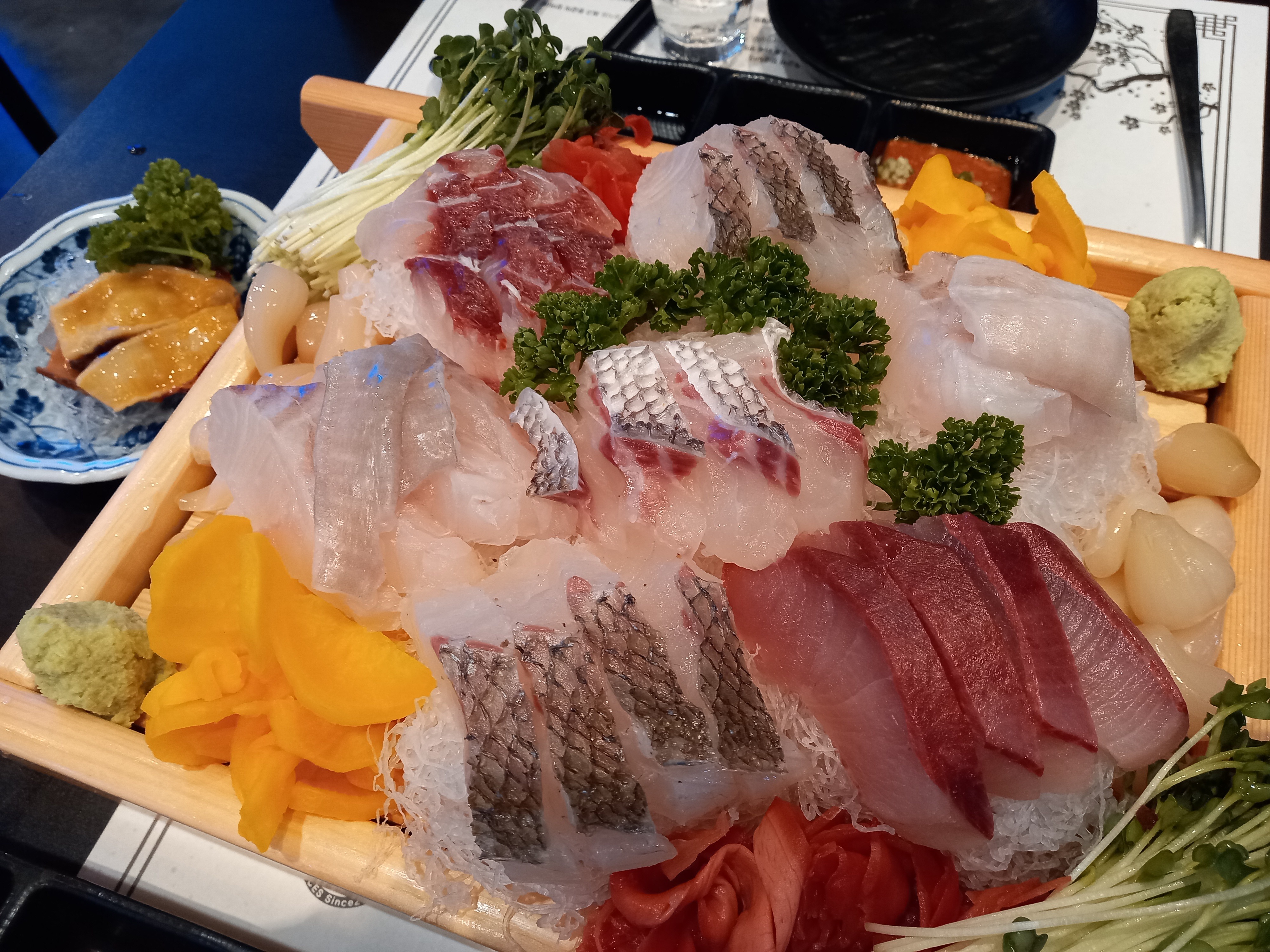 솔직히 회는 괜찮았어요. - 영통역 맛집 물고기자리 영통점