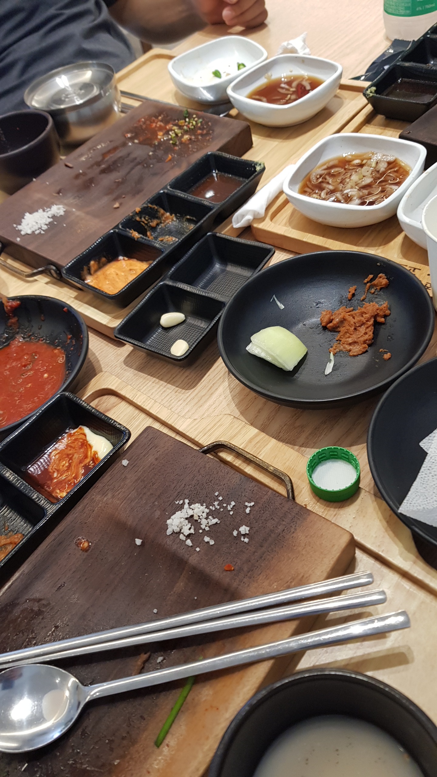 개인 플레이트로 서비스되서 깔금하게 잘 먹었네요 - 송정 맛집 대건명가 송정플래그샵 1호점
