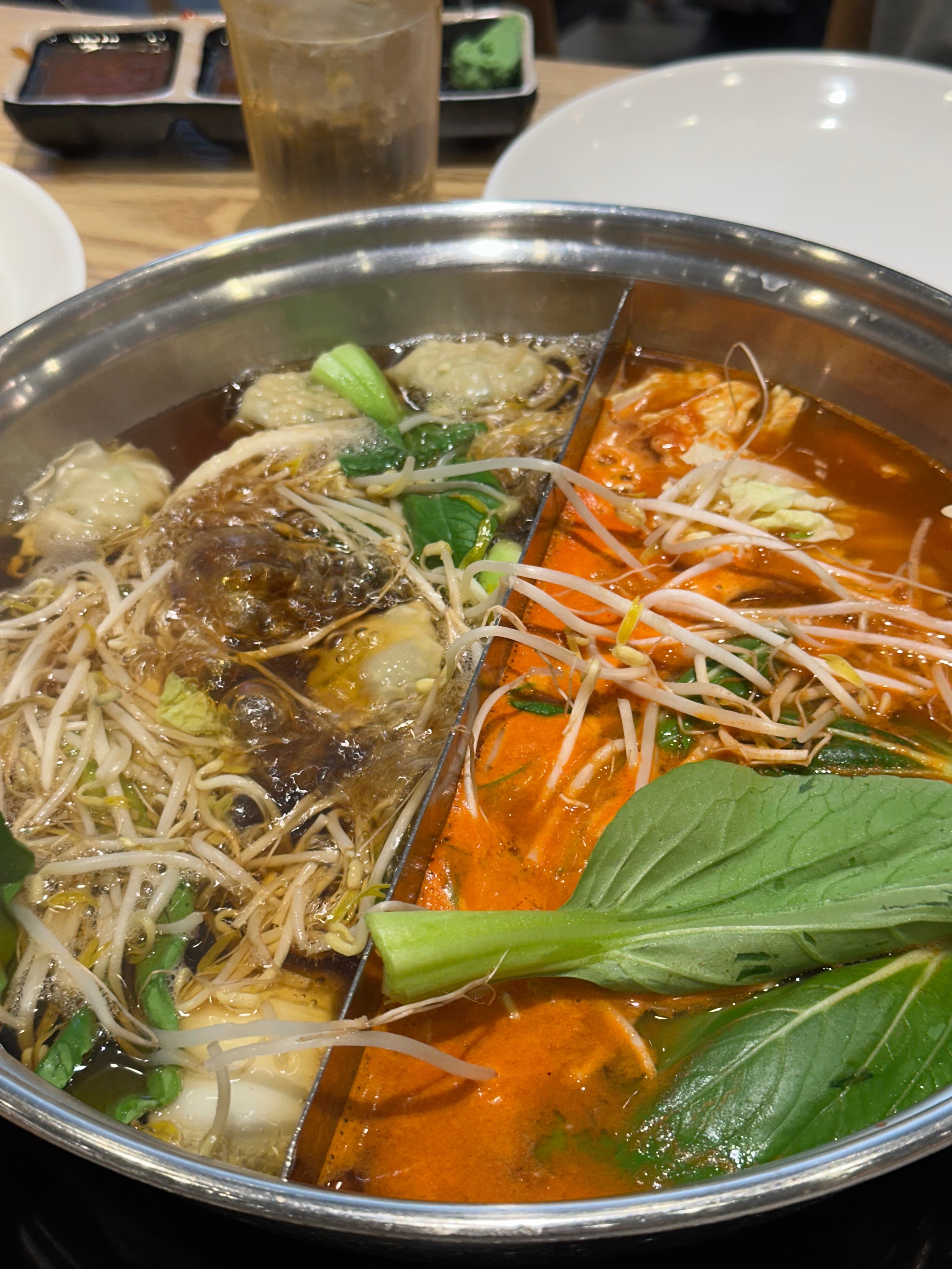 샤브샤브 진짜 맛잇어요 가격도 착하고 무한리필이라 넘 좋은 거 같아요 추천해용 ㅎㅎ - 창원 소답동 맛집 샤브20 창원점