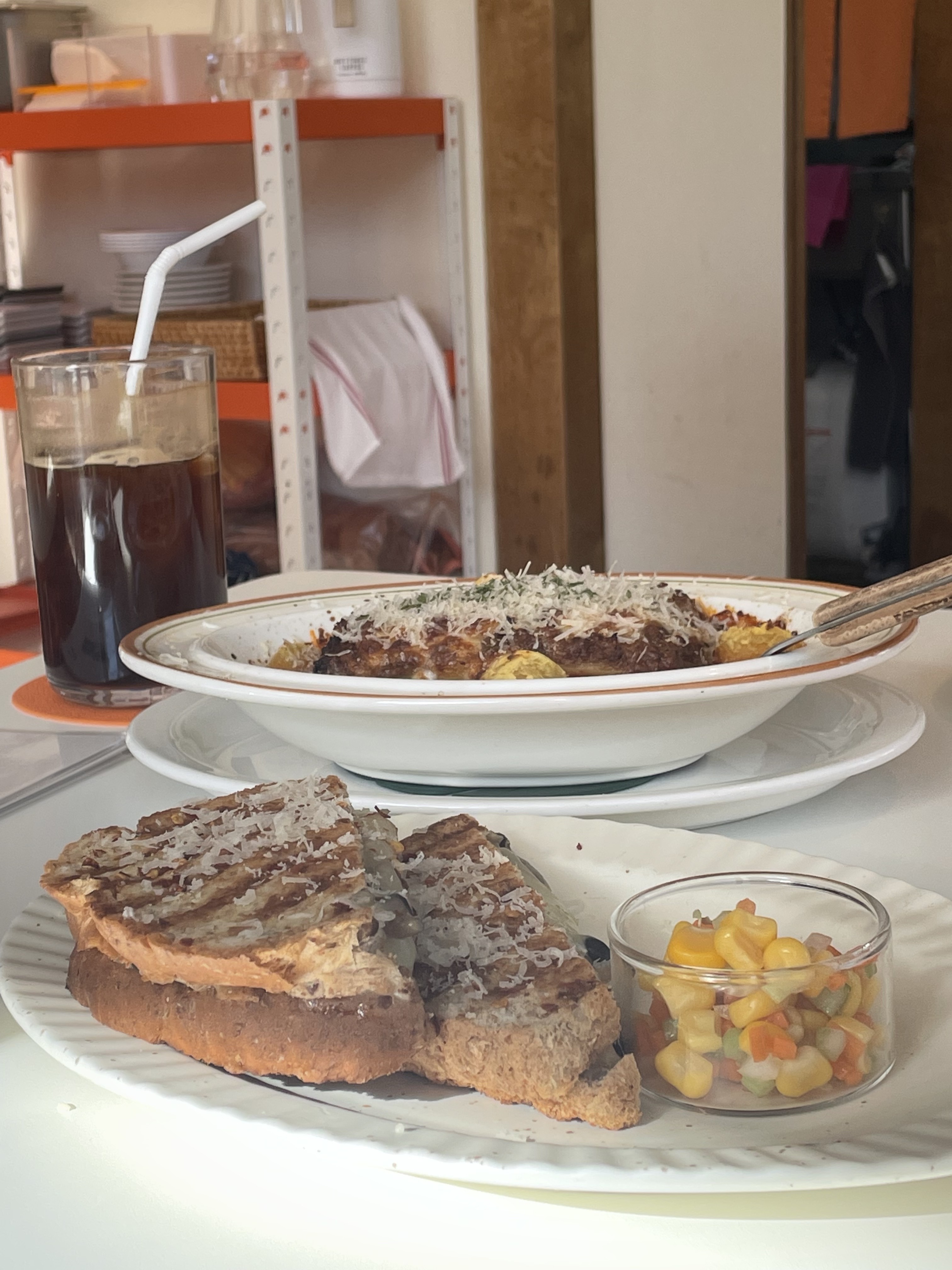 메뉴 퀄리티가 정말 좋네요! 라자냐 추천이 많아서 먹어봤는데 정말 맛있었습니다! 다만 음식