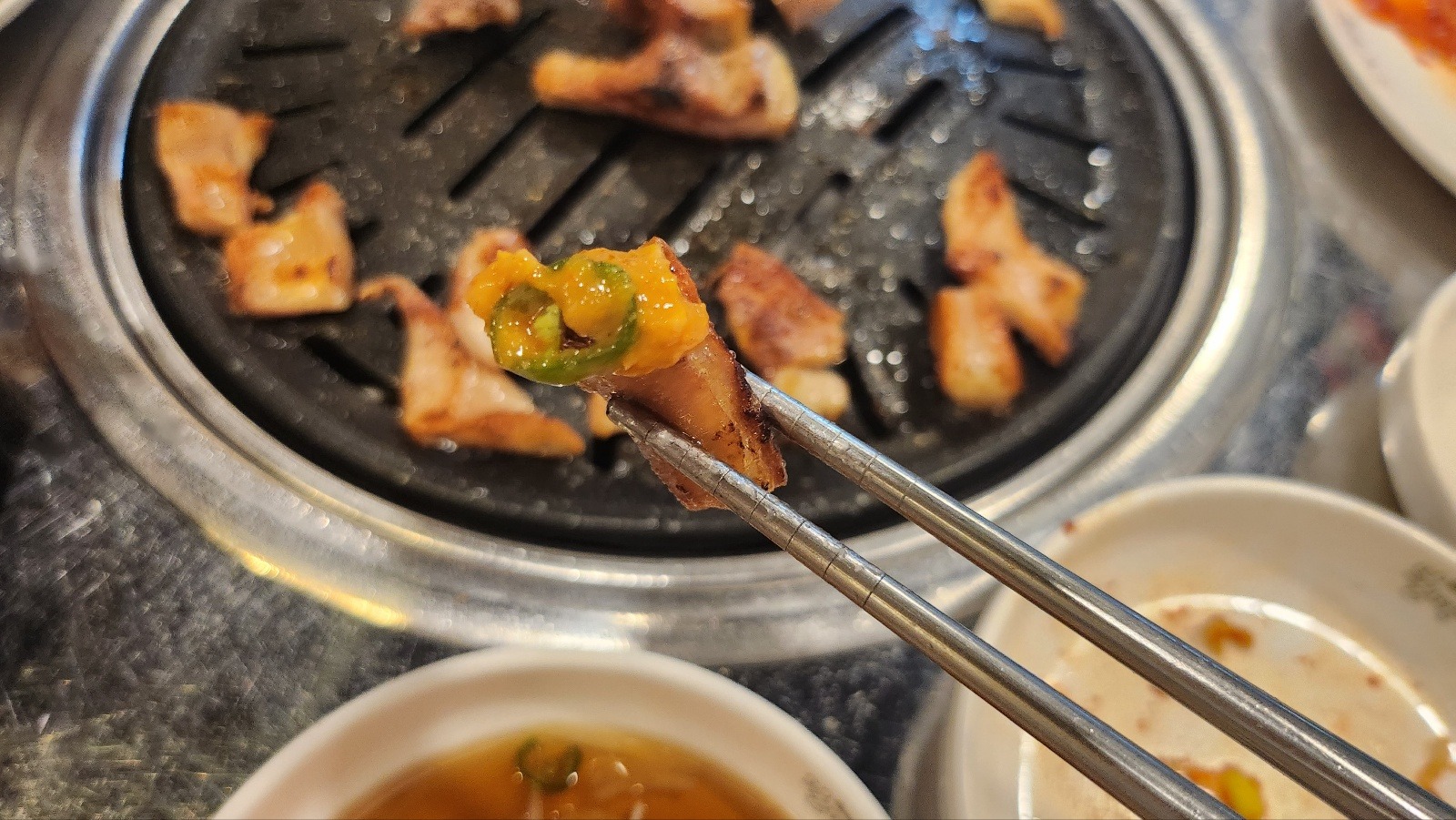 여전히 맛있긴 한데 전보다 좀 질겨진거 같아요. - 송정 맛집 불막열삼 부산송정점