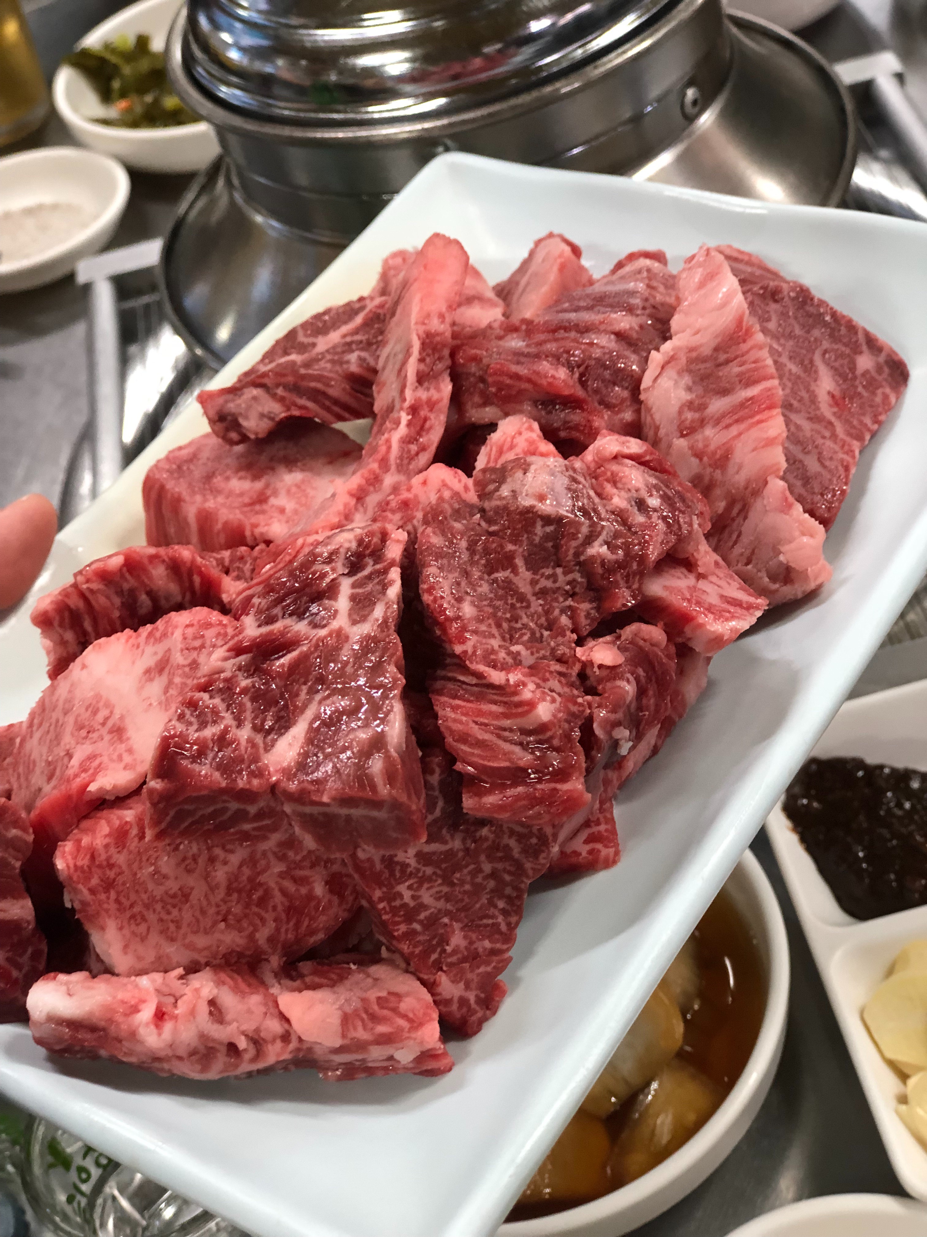 비싼데 전맛,,,,ㅠ 고기 숯불 챱챱 - 삼척항 맛집 남양한우실비식당