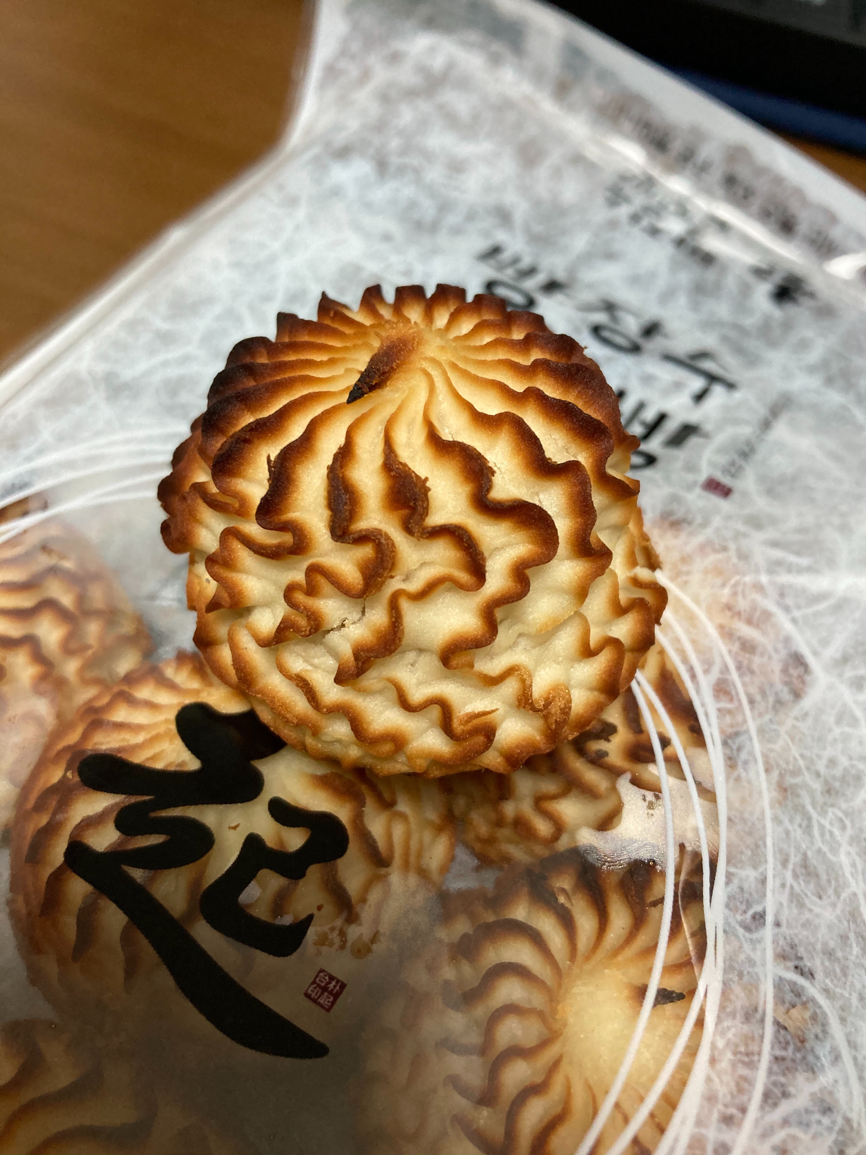빵장수하면 ‘고급진 단팥빵’으로 알려져있지만, 나는 단연 이 상투과자를 원탑으로 친다. 다