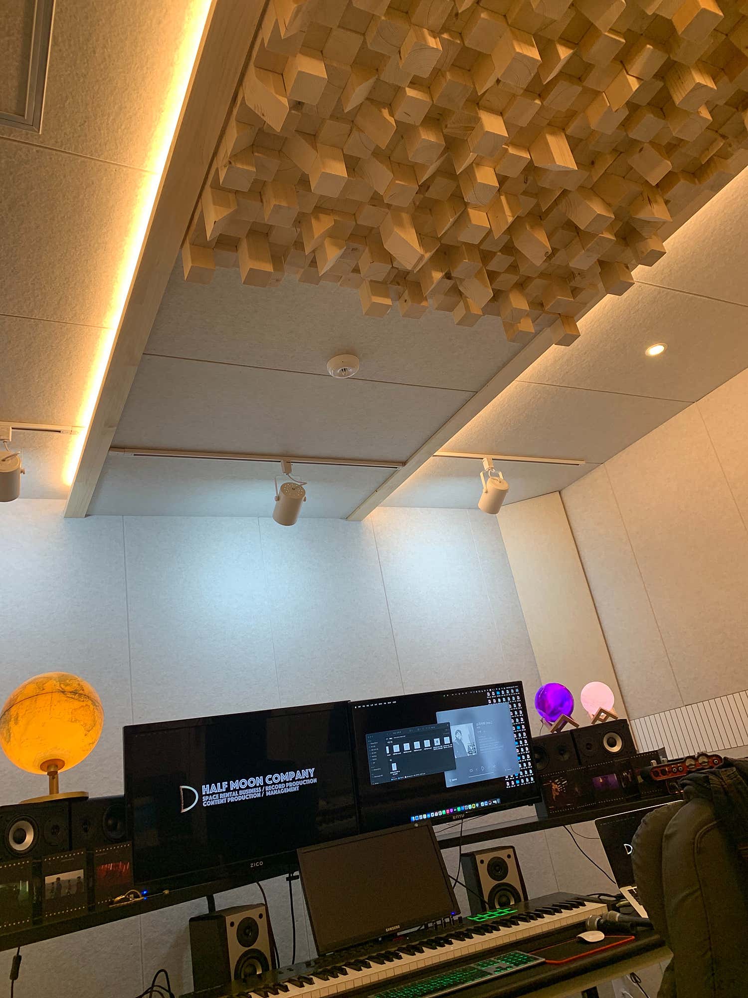 2번째 스튜디오 사진