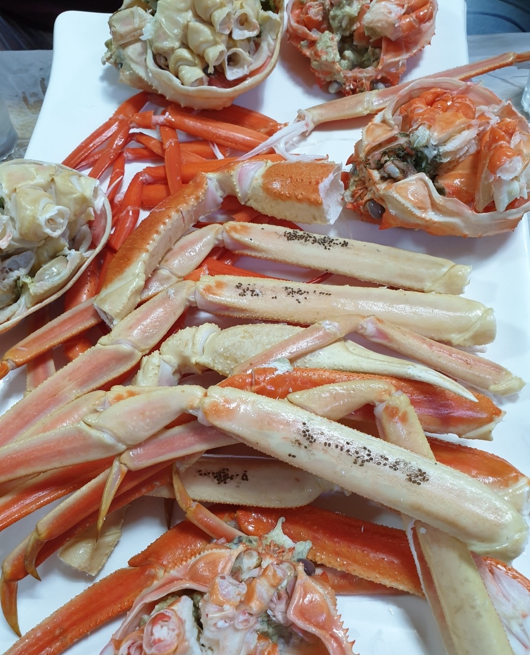 맛있게 잘먹었어요 가격도 좋고 사장님도 좋고 대게도 맛나고 옆집서 먹을때 이모님도 좋은 너