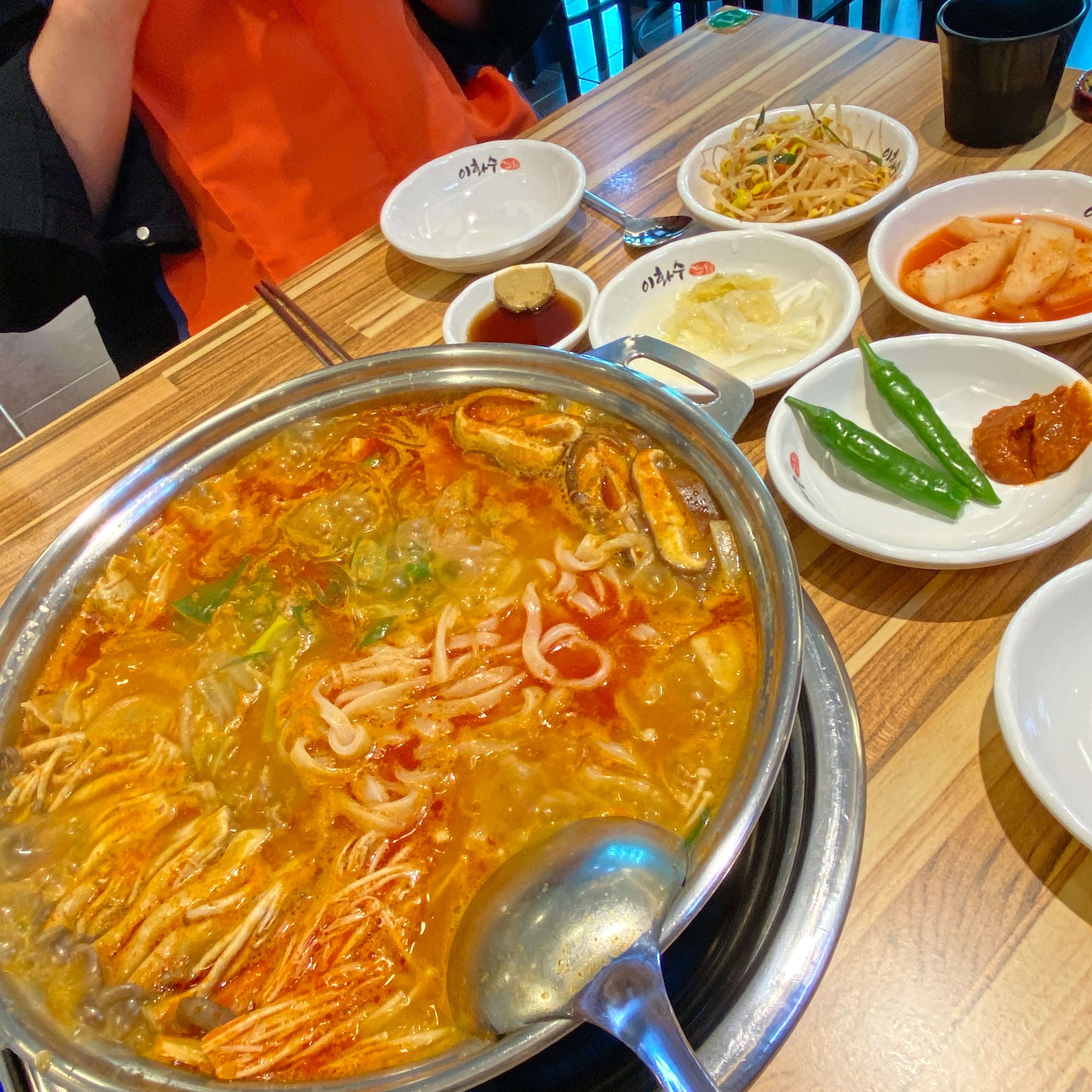  제주시 전통 제주 식당 이화수전통육개장 제주한림점