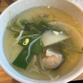 튀김때문에 별하나인거임, 삼척에서 깔끔해 보여 들렀는데, 복지리탕이 맹물이였음 이거 추천음