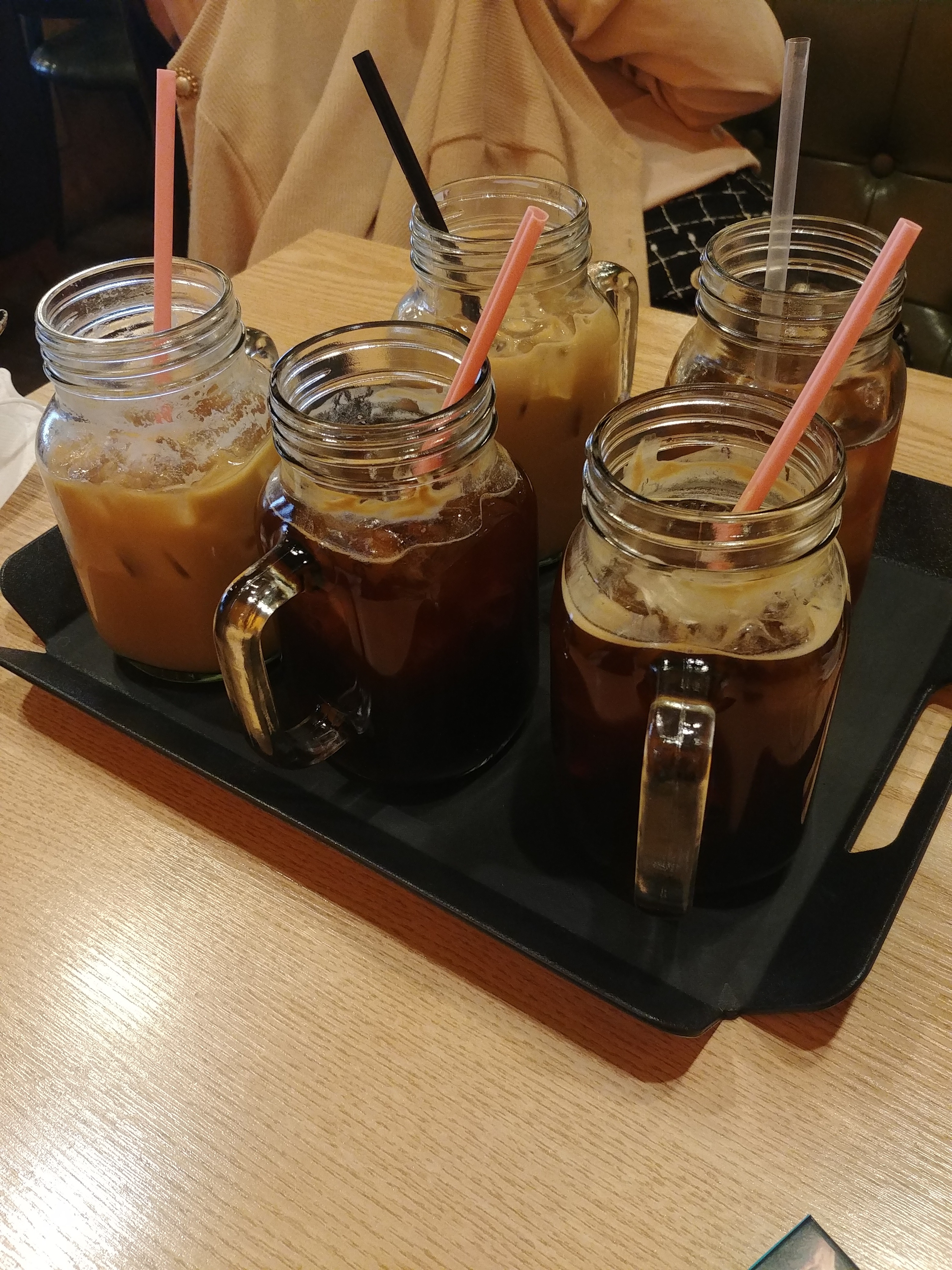 5명 모여서