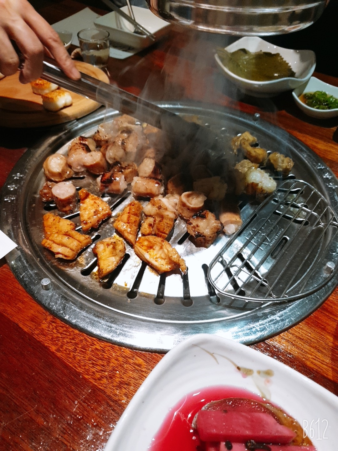 직원이 구워주는 모습