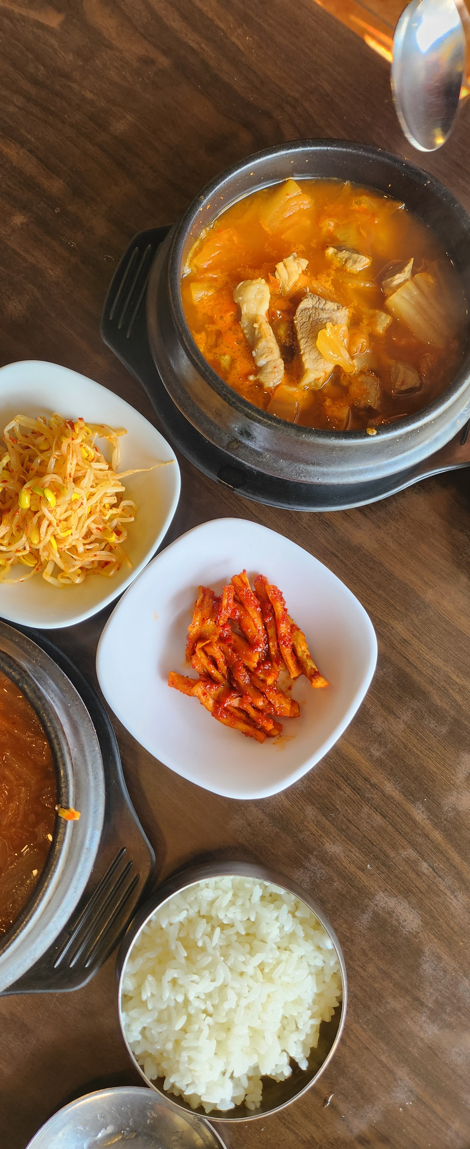 원래 끓인고기 잘 안먹는데ᆢ - 천호동 맛집 명품 기사식당 뚝다리 김치찌개