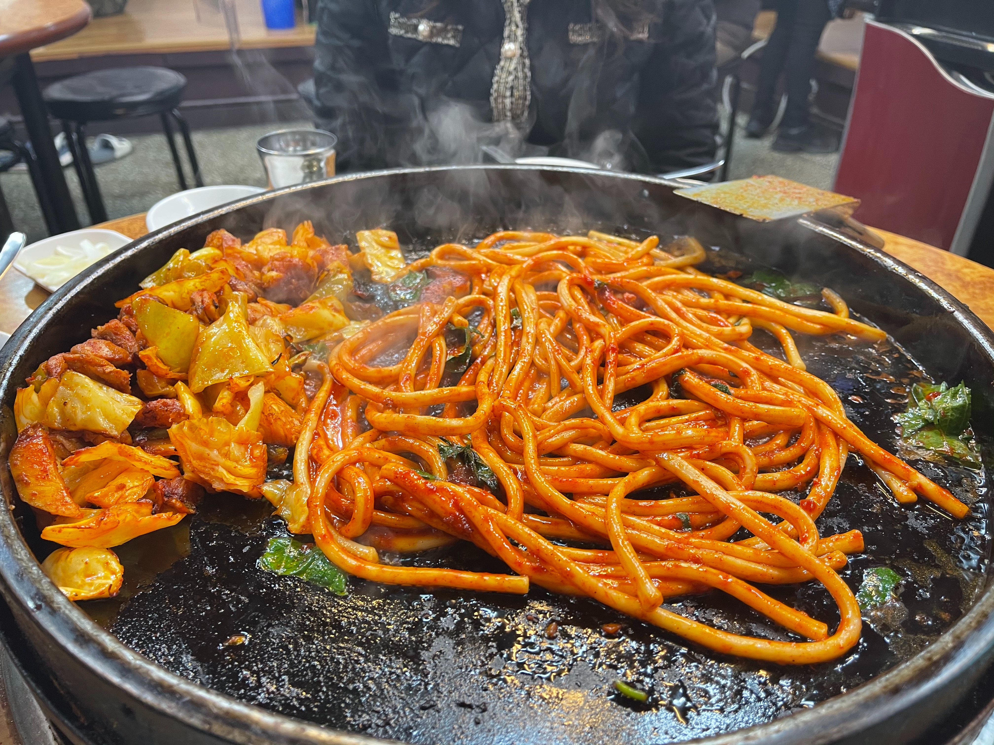 치즈 닭갈비와 우동 사리