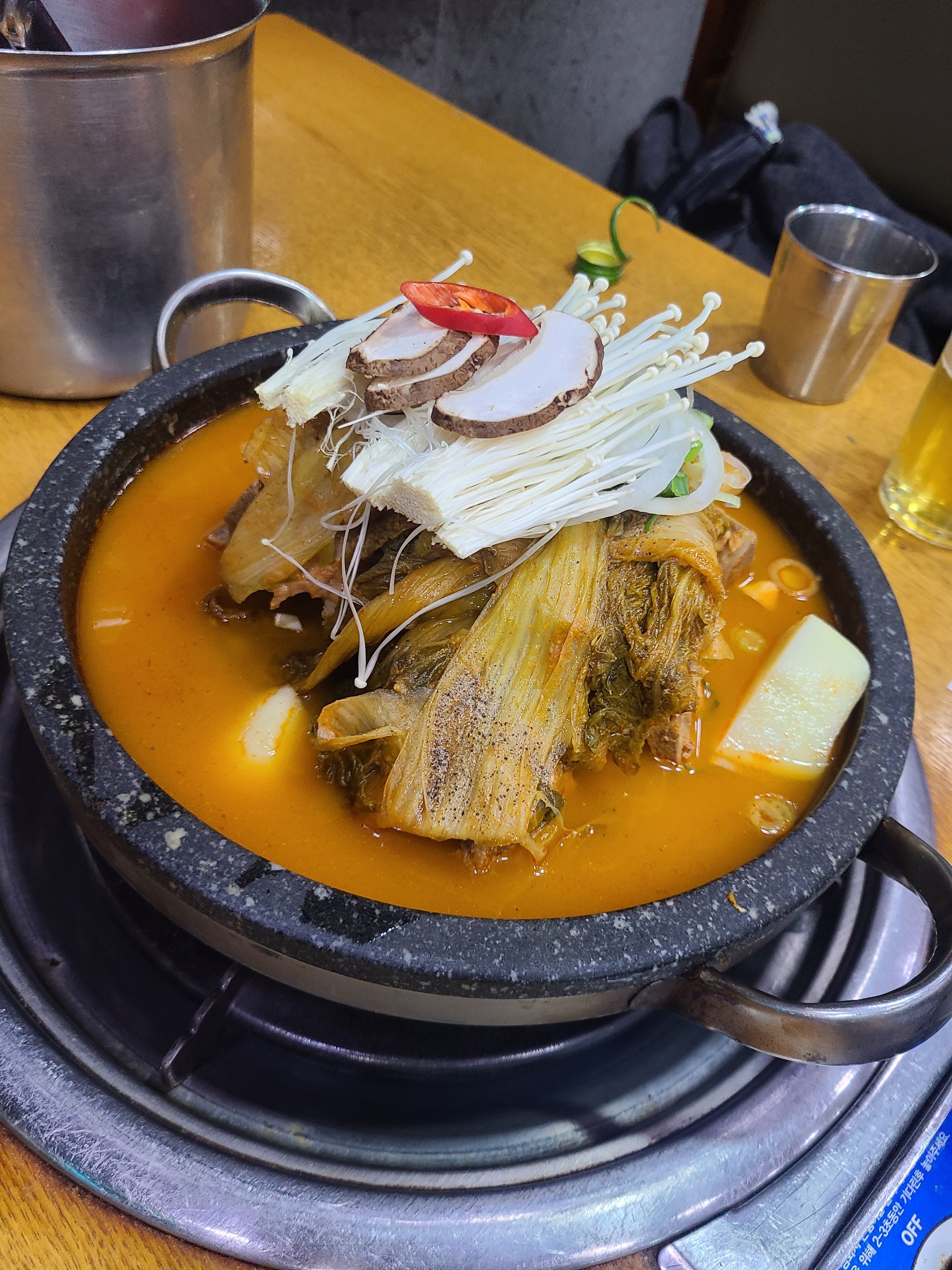 김치도 맛있고 감자탕도 다 맛있음 - 망원동 맛집 왕뼈감자탕 망원직영점
