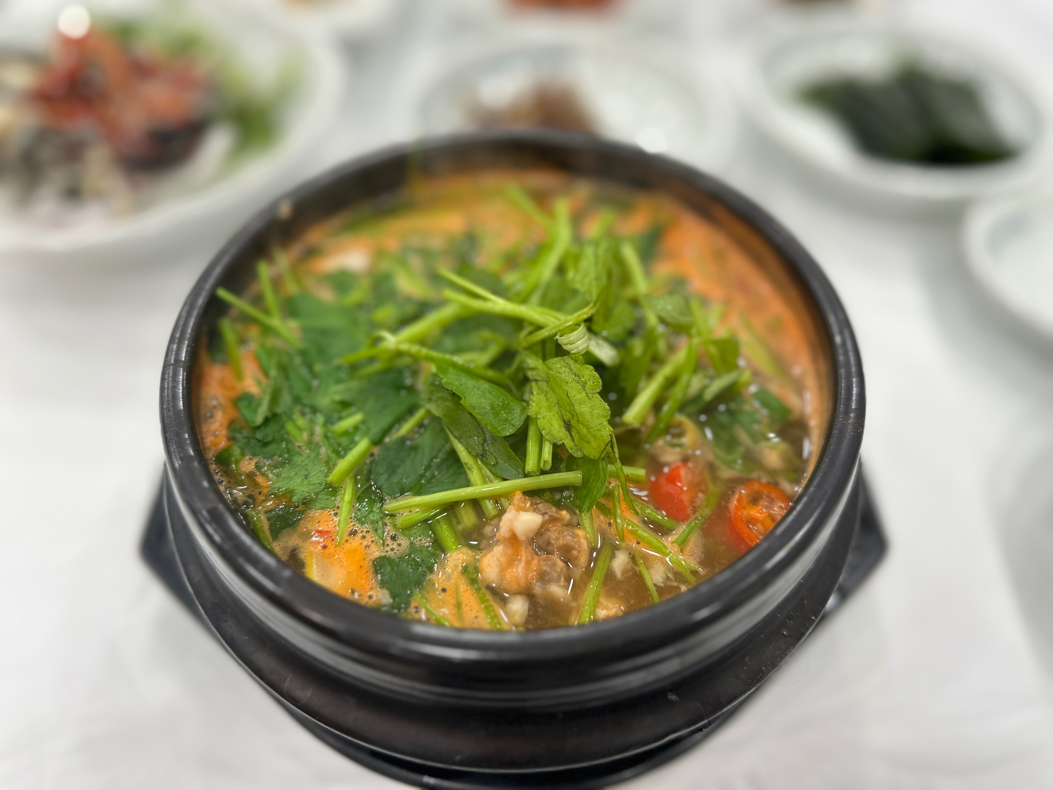 현지인맛집으로 유명하죠! 진하고 깊은 복국으로 몸보신하고 갑니다. 진짜 맛있고 해장용으로