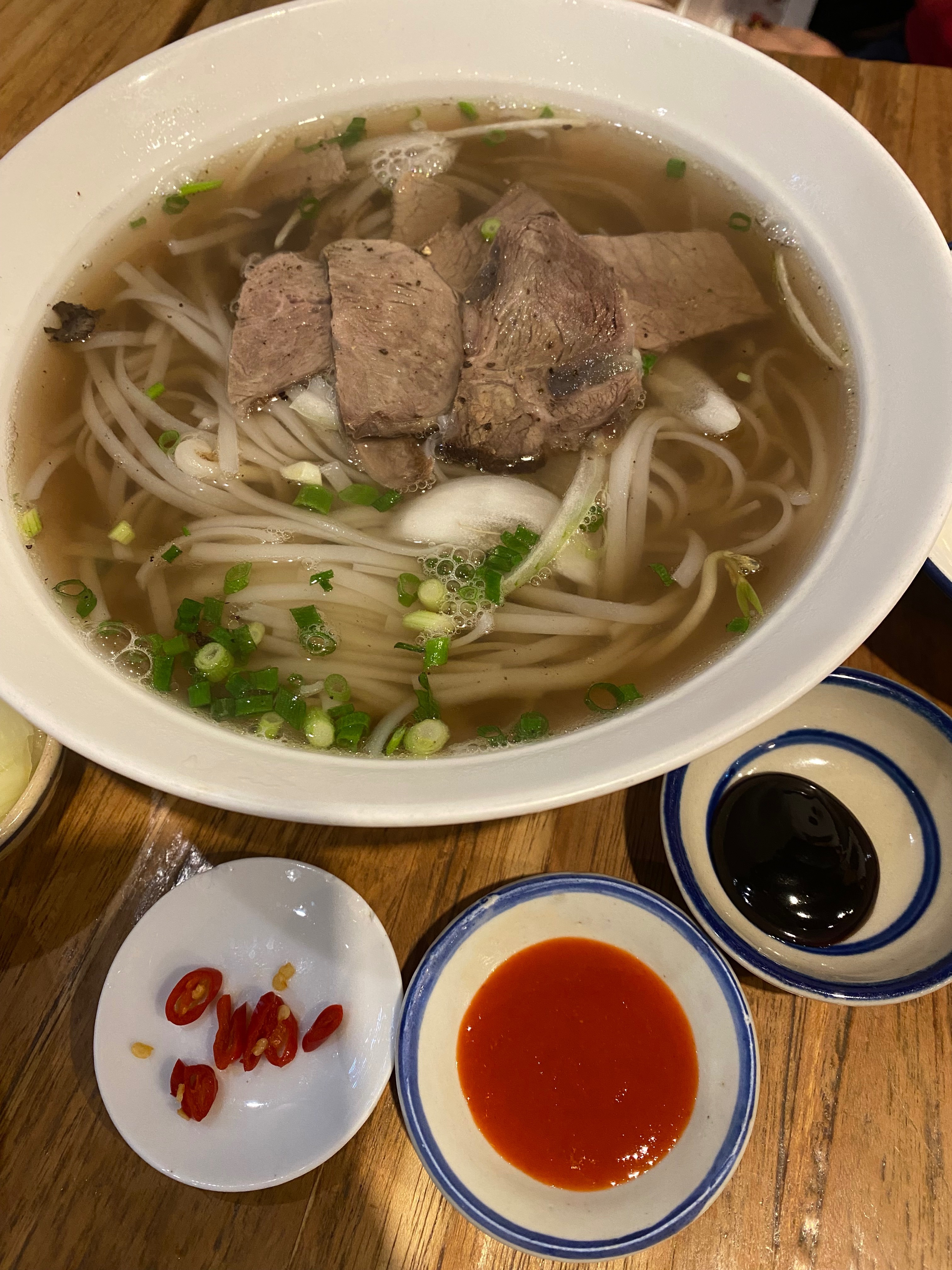 다 맛있었는데 특히 따끈한 반미, 담에 가도 꼭 주문합니다 🫶 - 천호동 맛집 강동호치민
