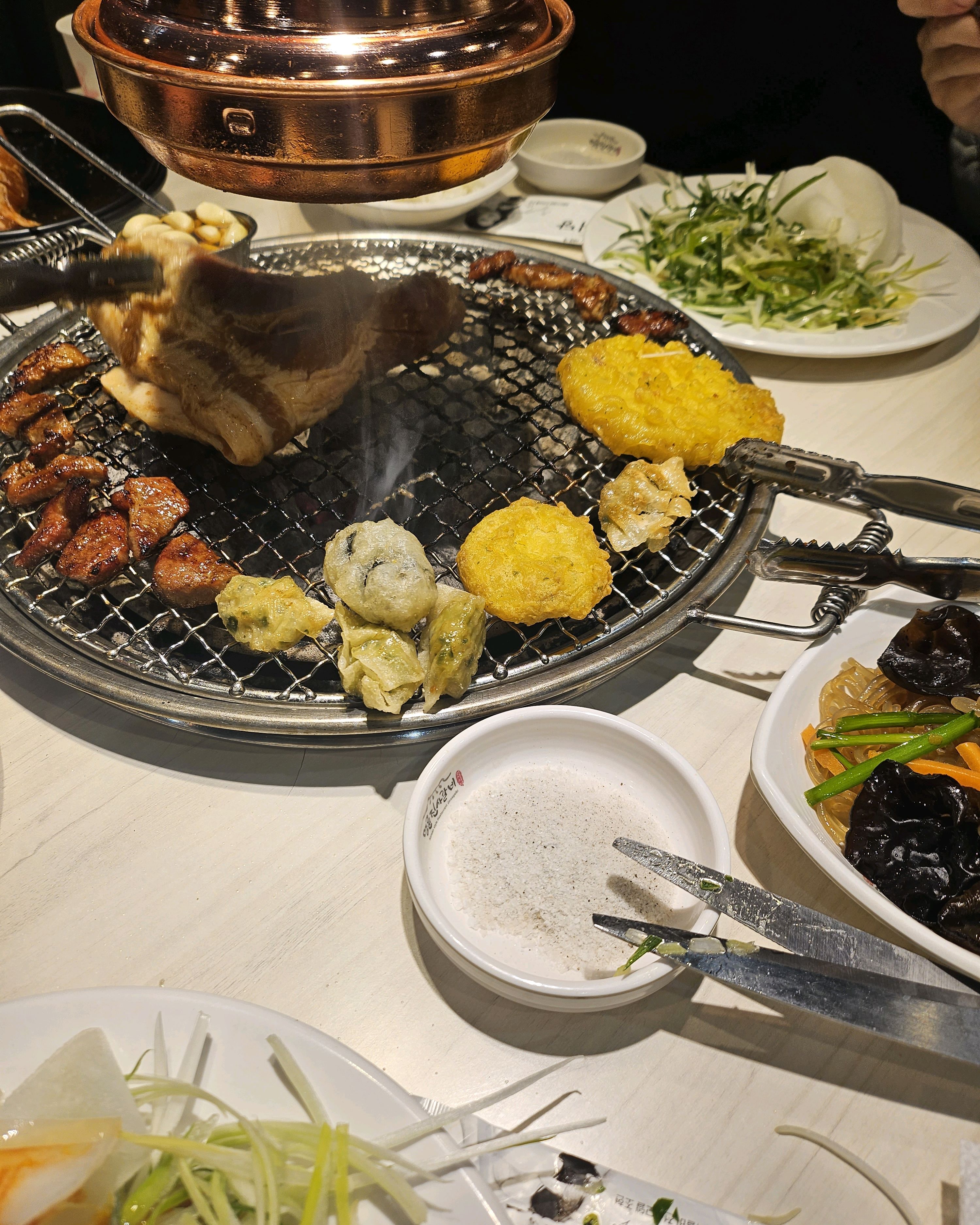 11월 주말 손님이 많아요. 항상 잘 먹고 가요 . 직원분들 다 친절해요 - 신원동 맛집 명륜진사갈비 삼송신원점