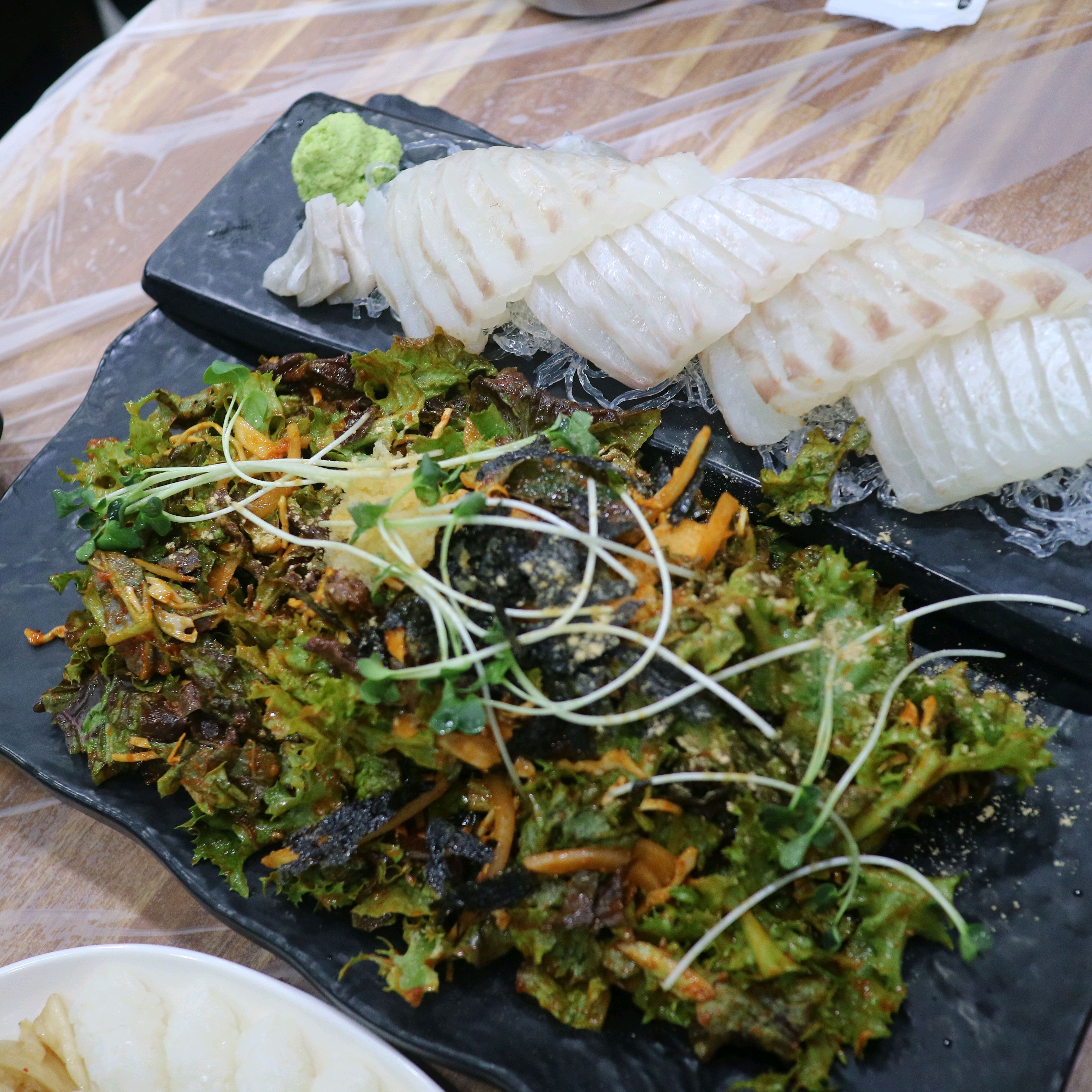 지인분이 추천해줘서 왔는데 다맛있어요 막회시키면 찌개 계란찜 초밥까지//저희는 고등어까지먹