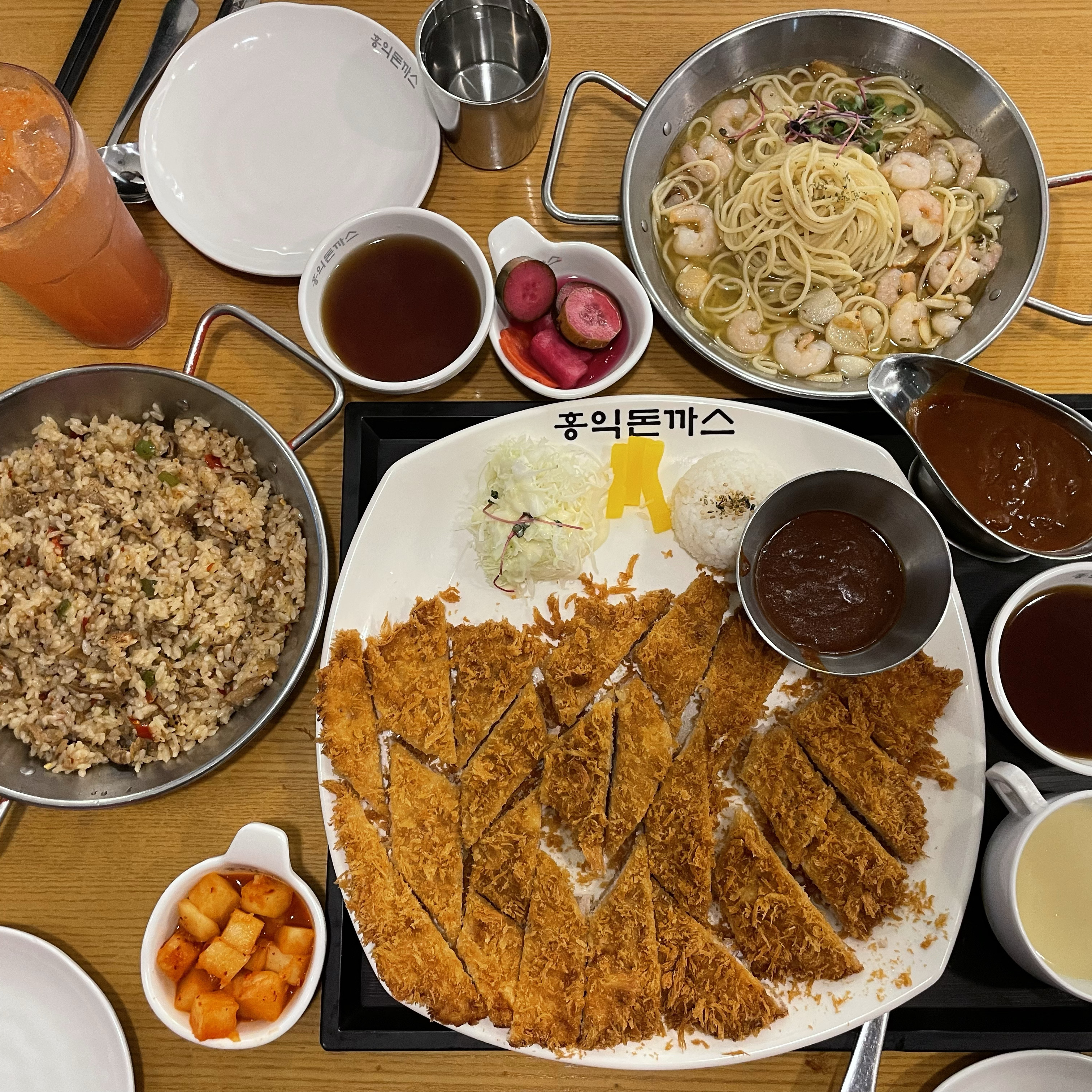 어제 처음으로 먹으러 갔네요 ㅎㅎ - 제주시내 맛집 홍익돈까스 신제주점
